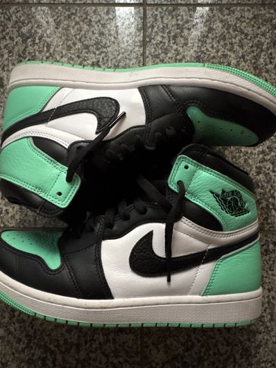 Nike Air Jordan 1 High OG "Green Glow"
