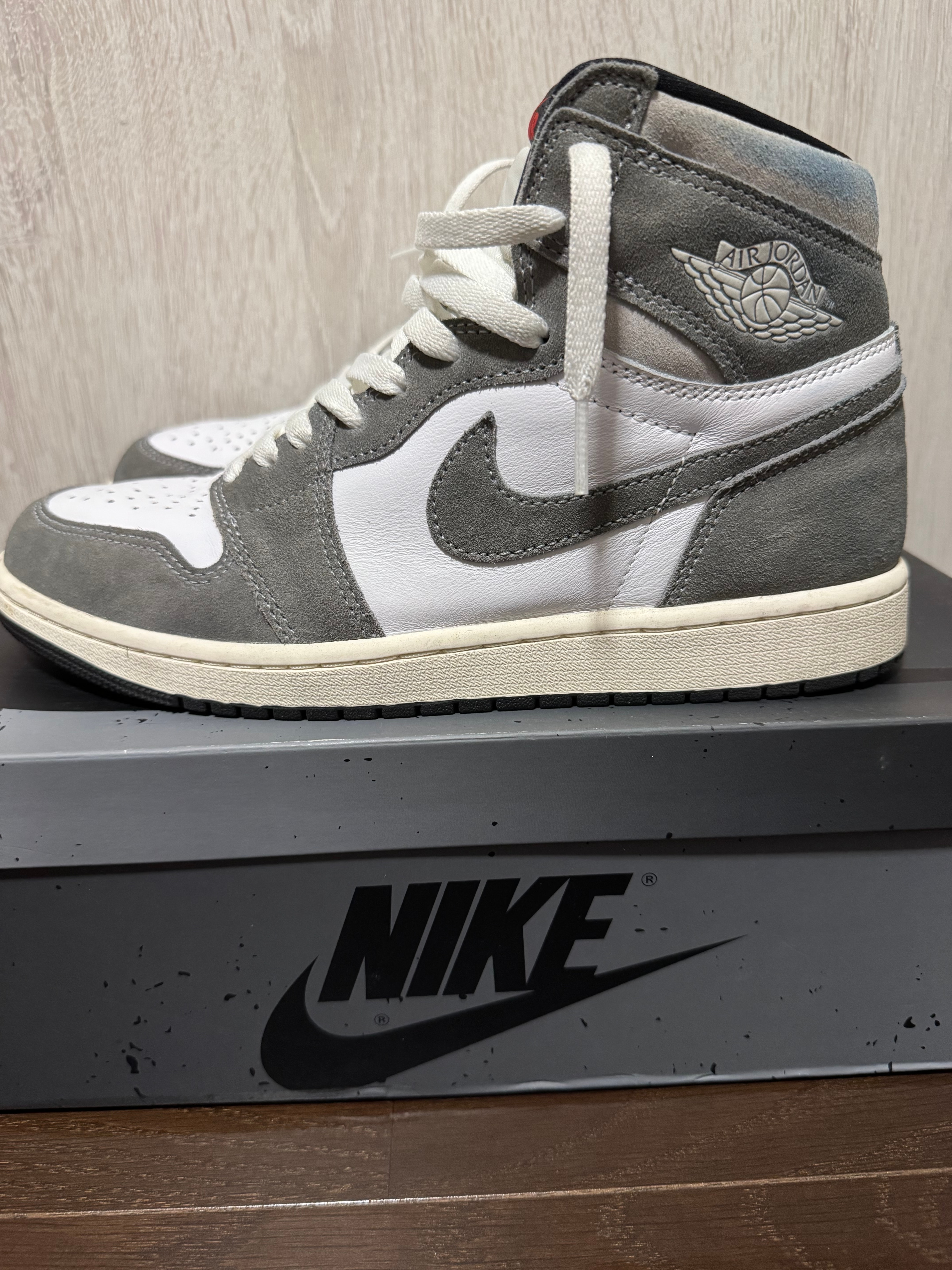 Nike Air Jordan 1 Retro High OG "Black and Smoke Grey"