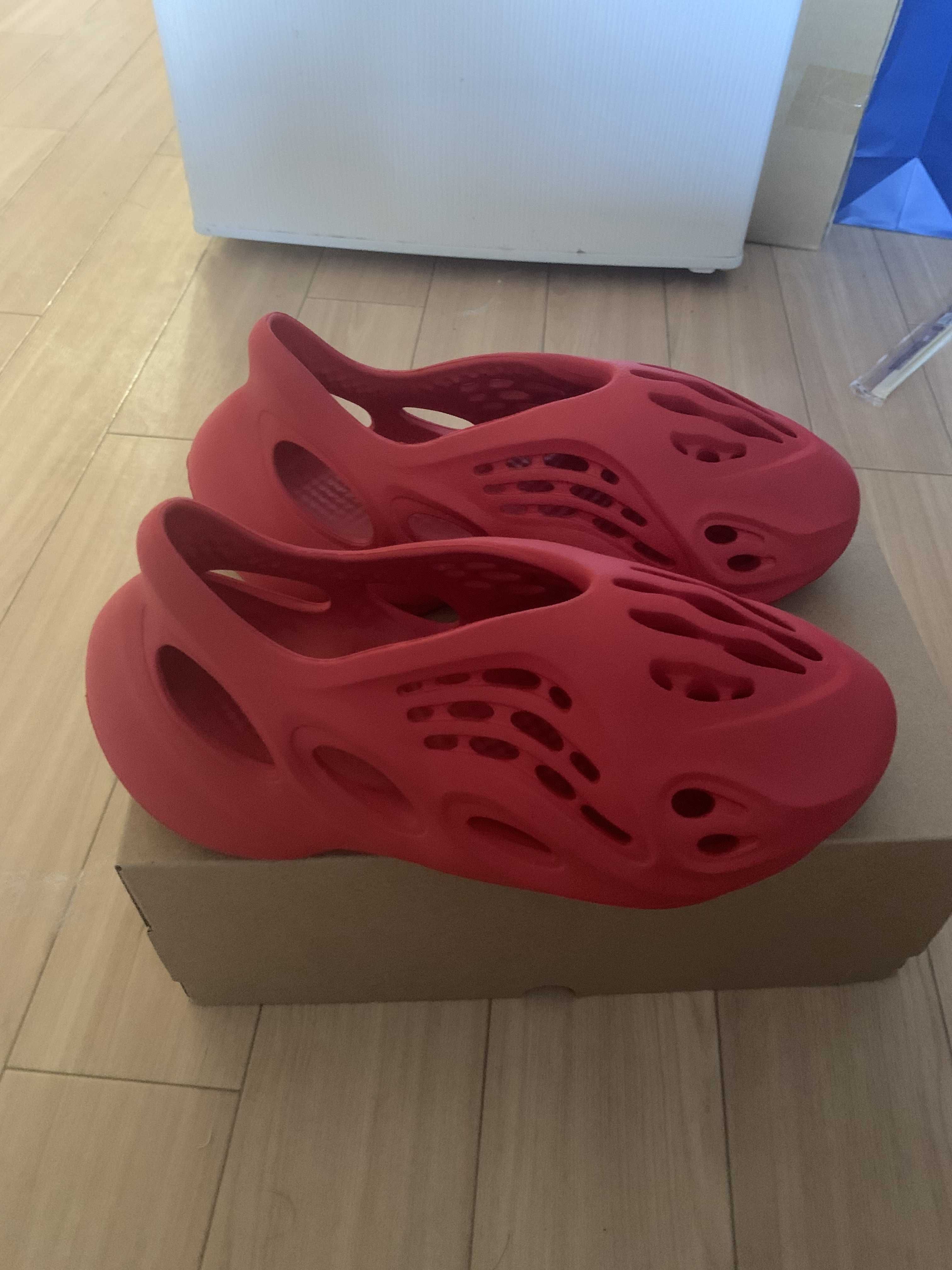 adidas YEEZY Foam Runner "Vermilion"