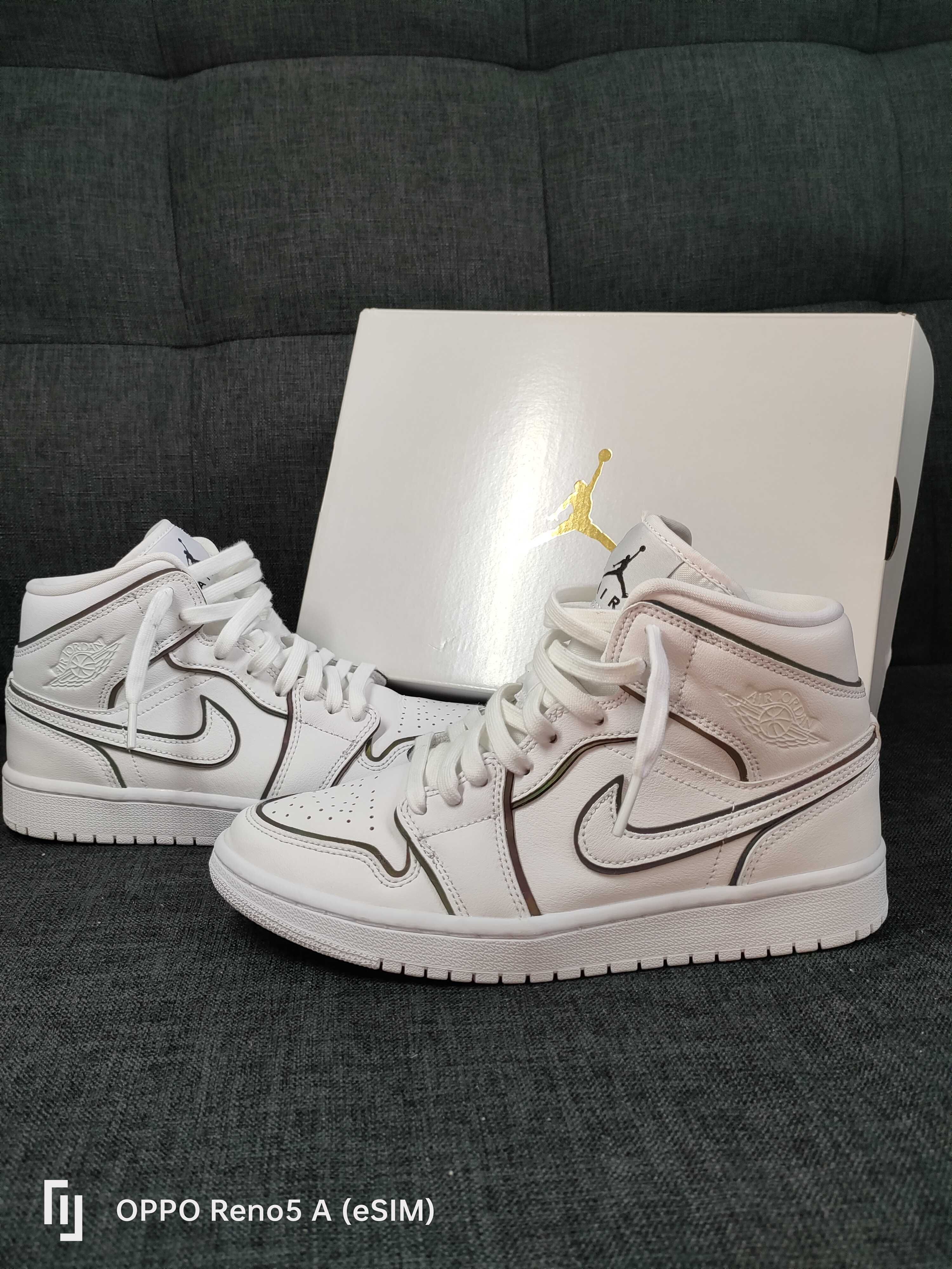 NIKE Women's AIR JORDAN 1 MID "WHITE/BLACK"