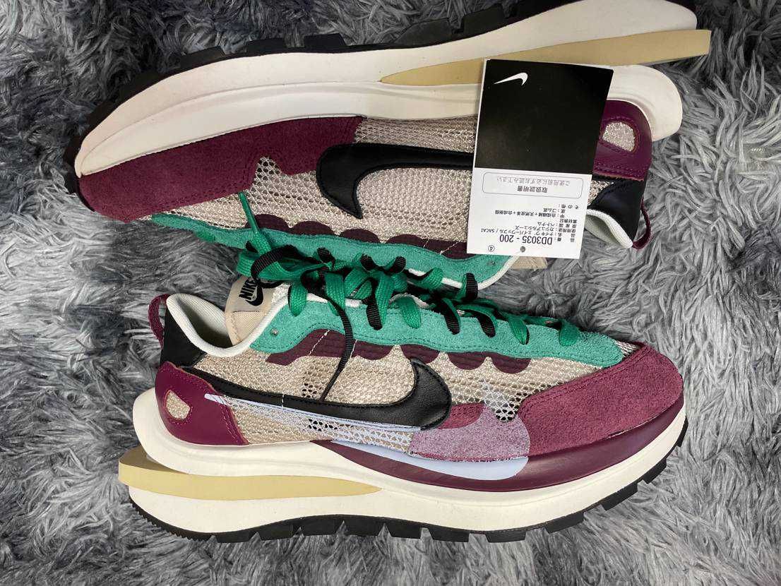 sacai × Nike Vapor Waffle "String/Red/Green"