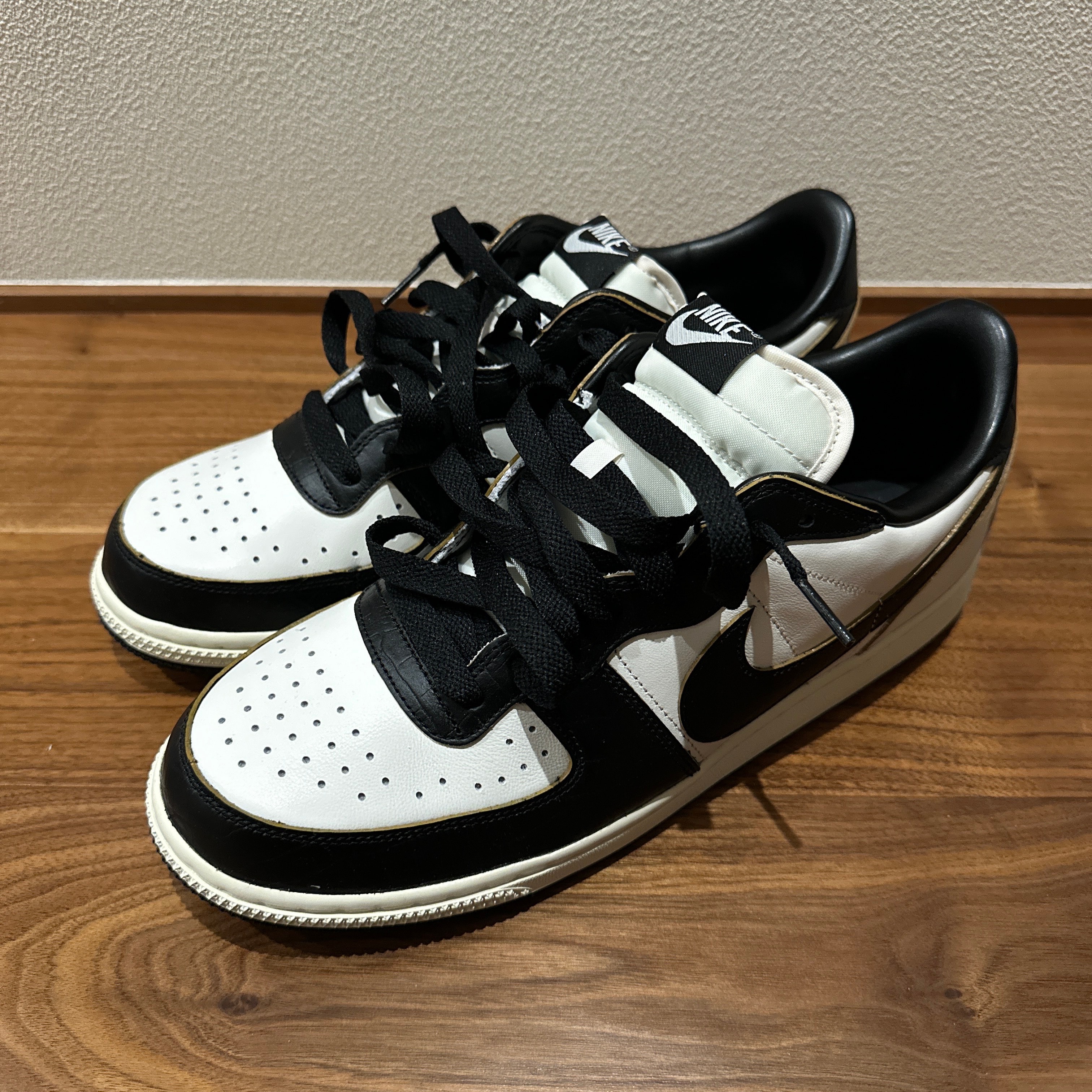 ナイキ ターミネーター ロー プレミアム 