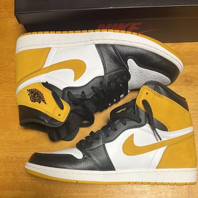 Nike Air Jordan 1 Retro High OG "Black Toe/Yellow Ochre"