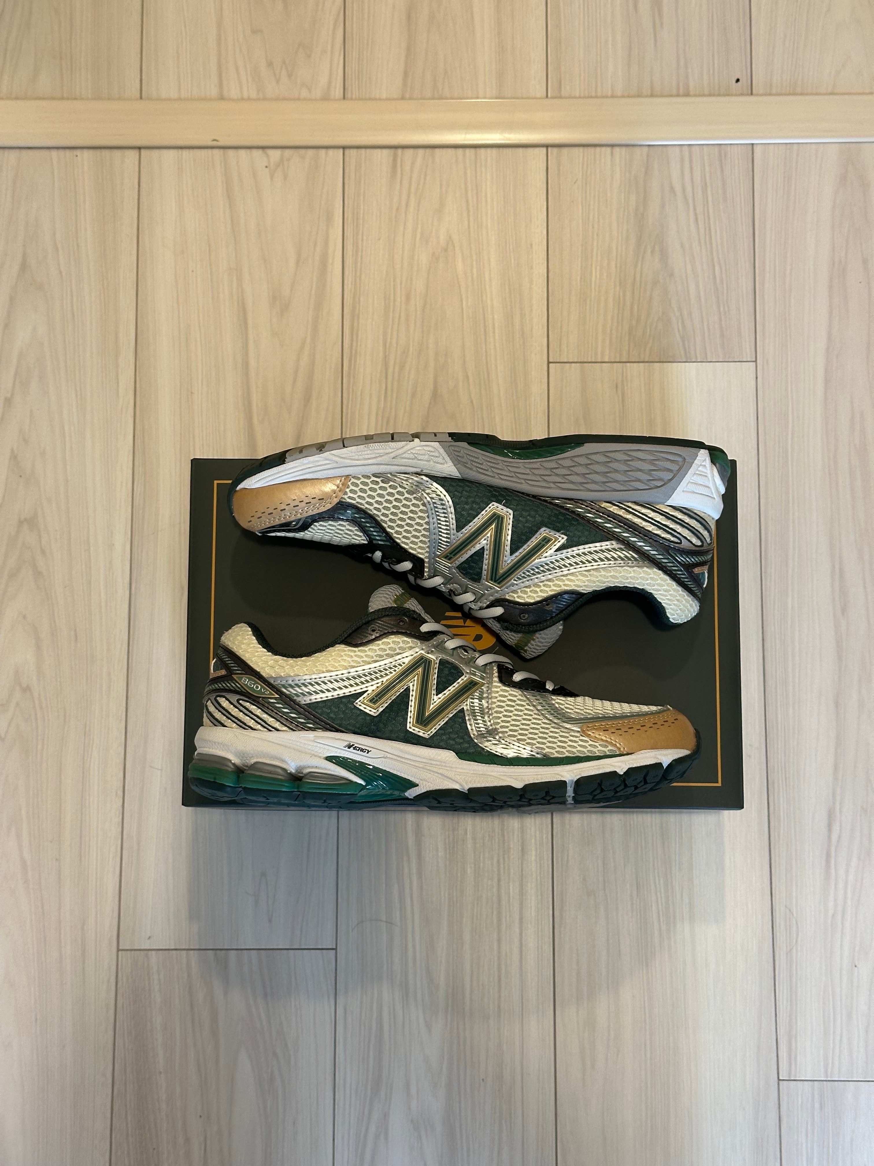 エメレオンドレ × ニューバランス 860V2 "グリーン"