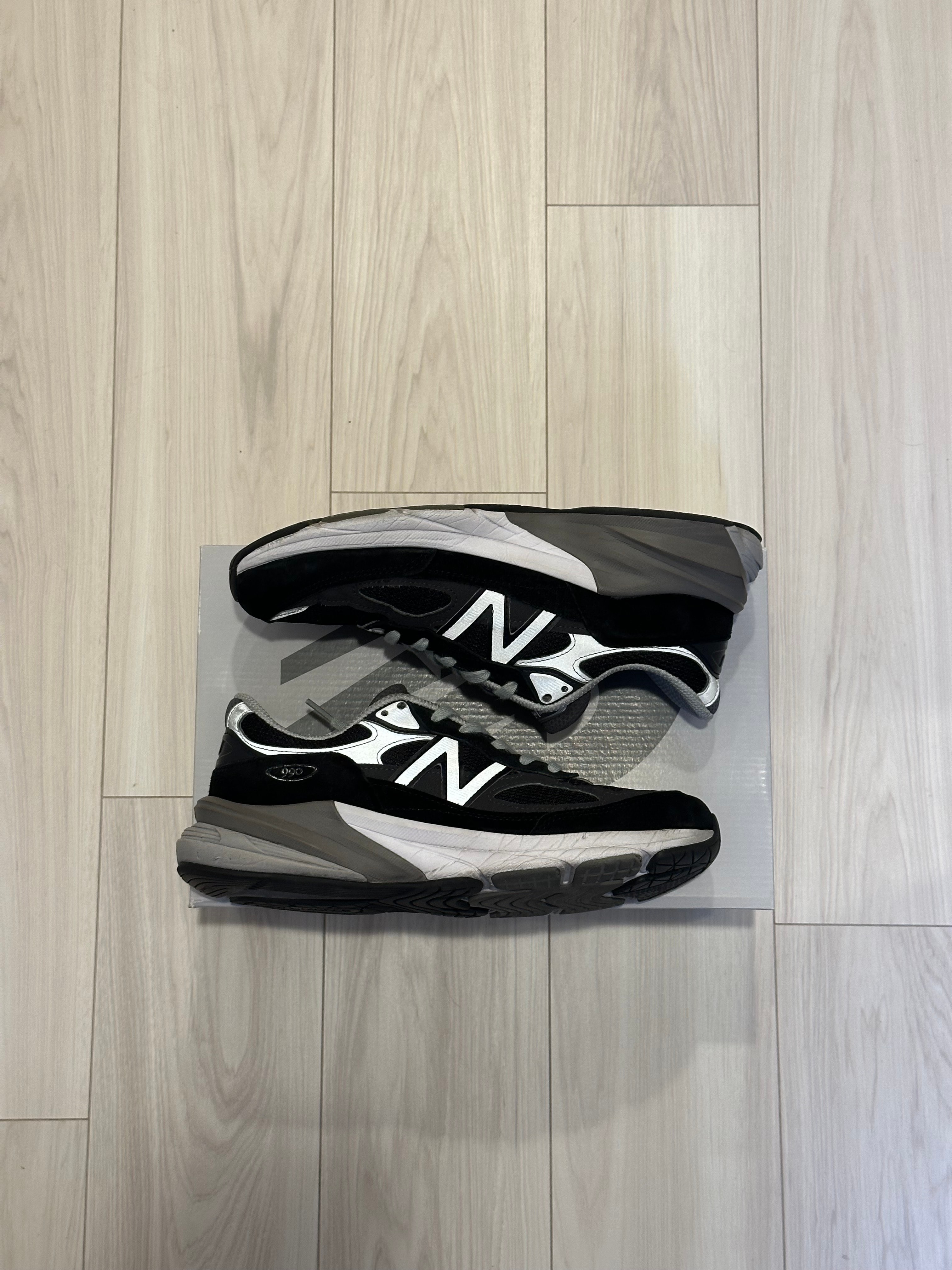 ニューバランス 990V6 "ブラック" (ヒールNBロゴ)