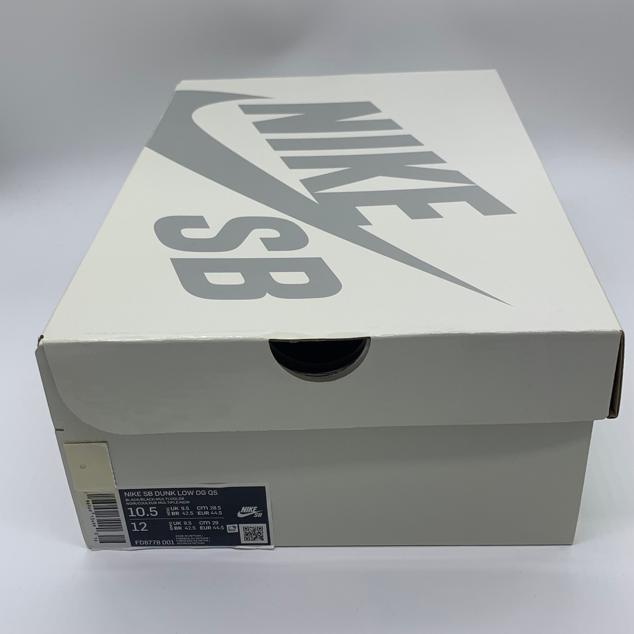 Supreme × Nike SB Dunk Low "Rammellzee"