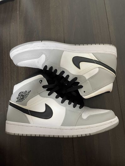 Nike Air Jordan 1 Mid "Light Smoke Grey/White/Black"