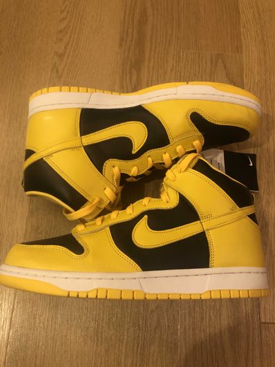 Nike Dunk High "Black/Varsity Maize"