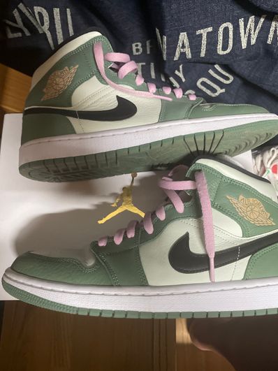 NIKE Women's AIR JORDAN 1 MID SE "DUTCH GREEN"