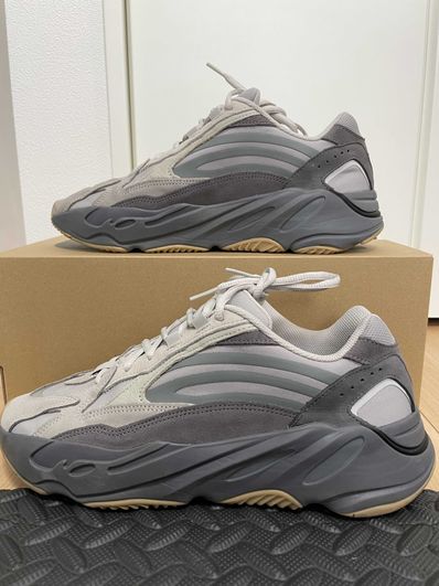 adidas YEEZY Boost 700 V2 "Tephra"