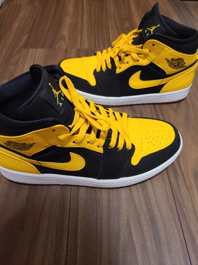 Nike Air Jordan 1 Retro Mid "New Love" (2017)