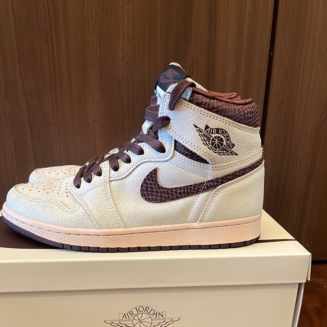 A Ma Maniere × Nike Air Jordan 1 Retro High OG "Sail and Burgundy"