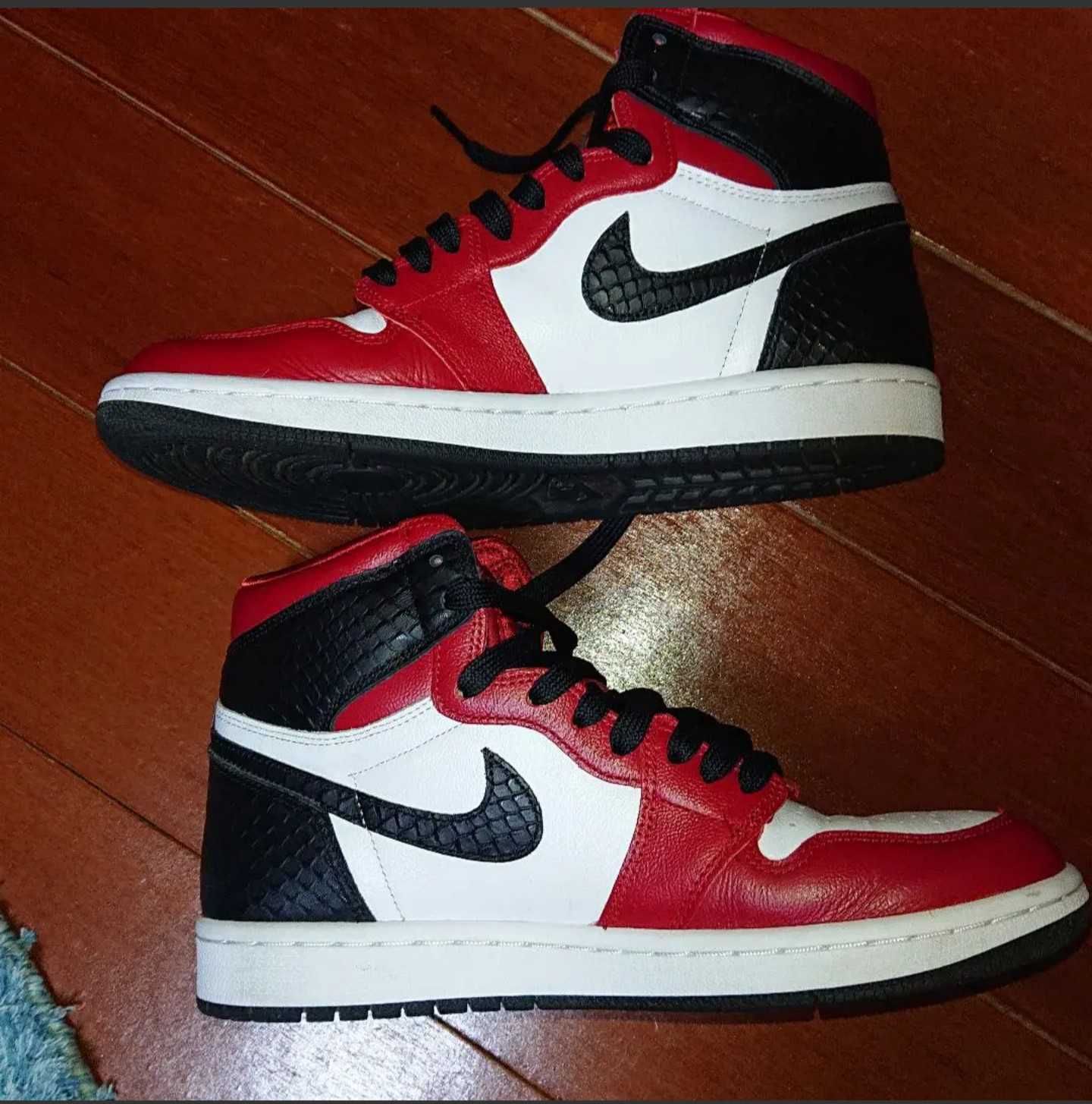 Nike Women's Air Jordan 1 High OG "Satin Red"