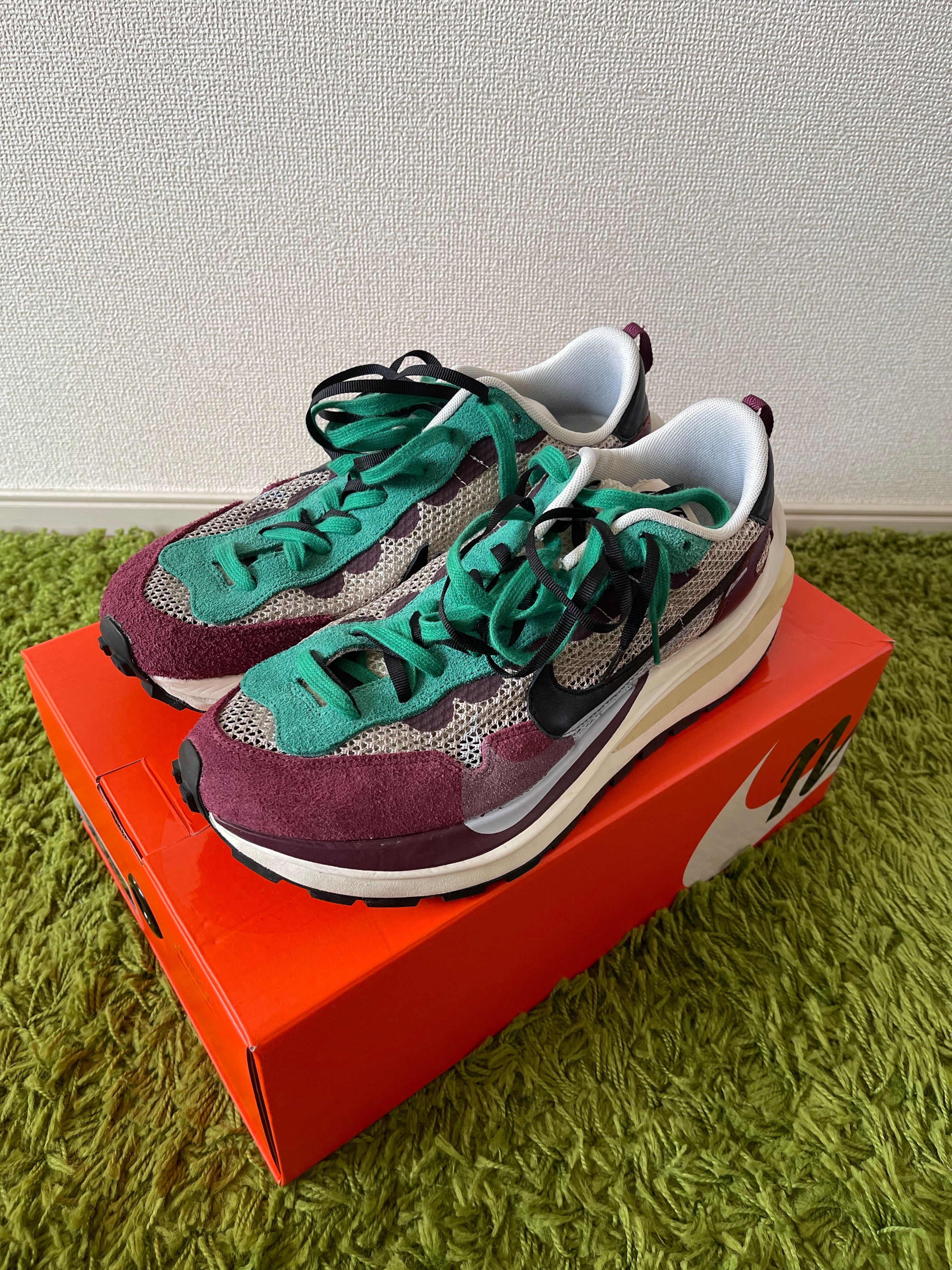 sacai × Nike Vapor Waffle "String/Red/Green"