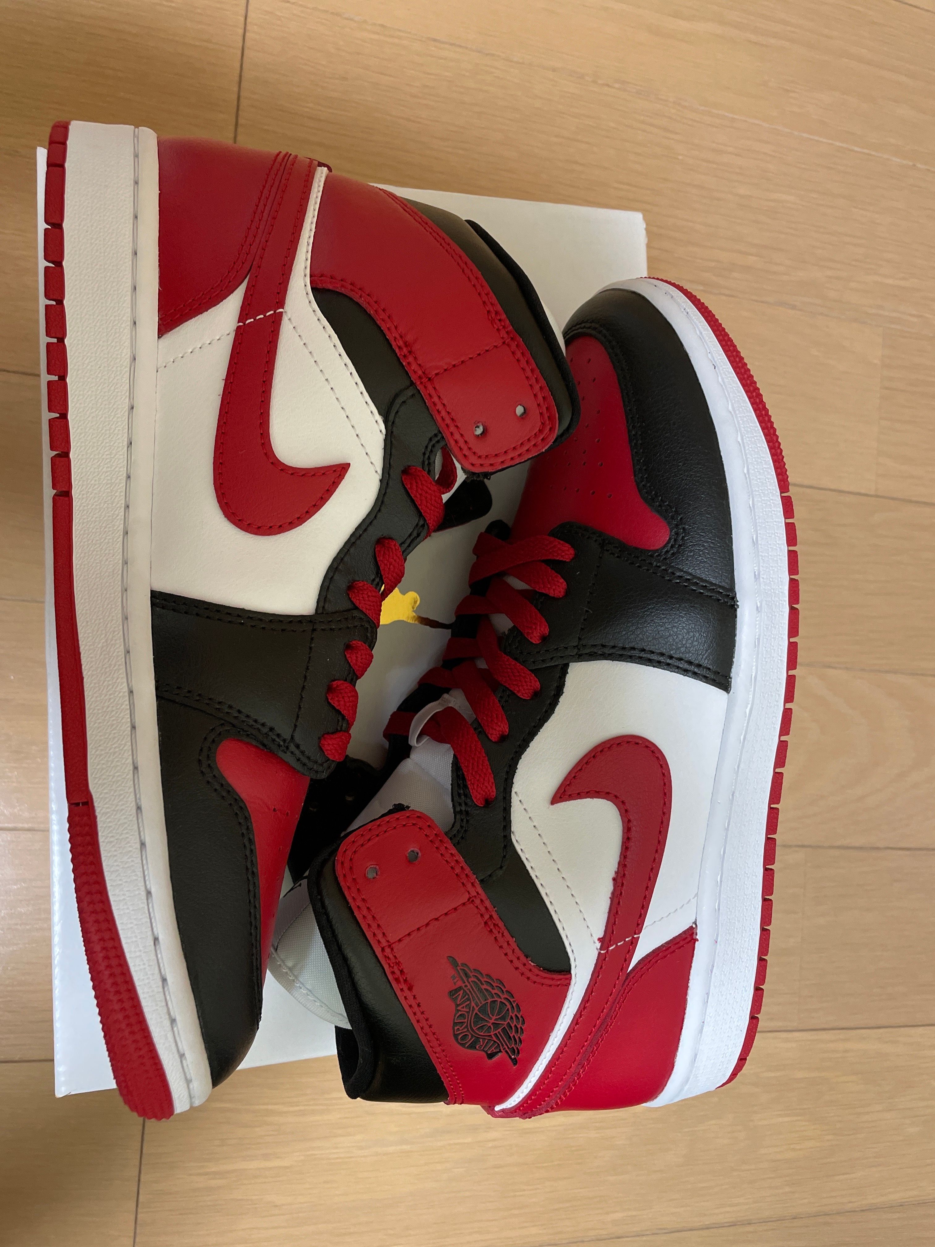 Nike Women's Air Jordan 1 Mid "Bred Toe"