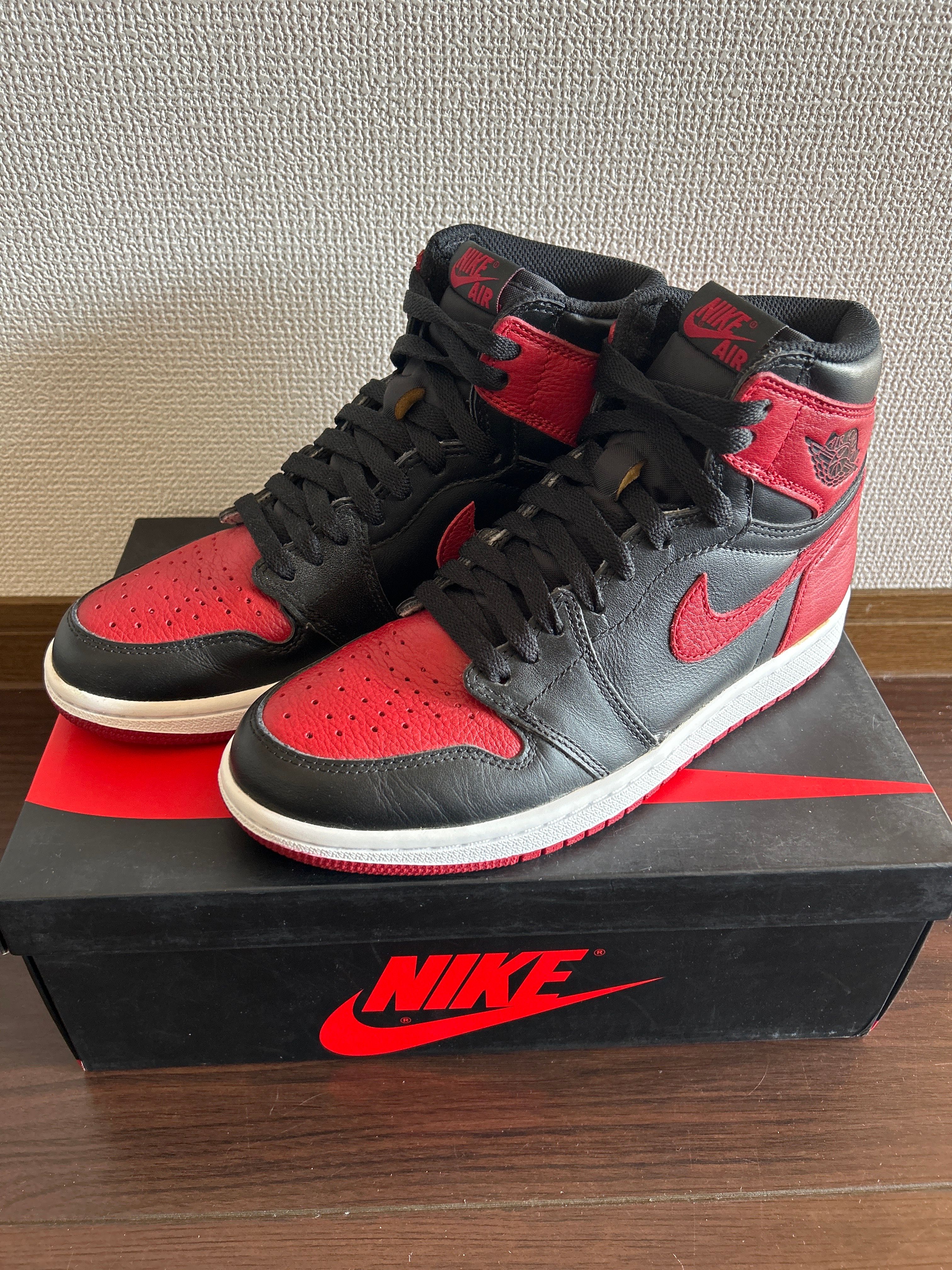 Nike Air Jordan 1 Retro High OG "Bred/Banned" (2016)