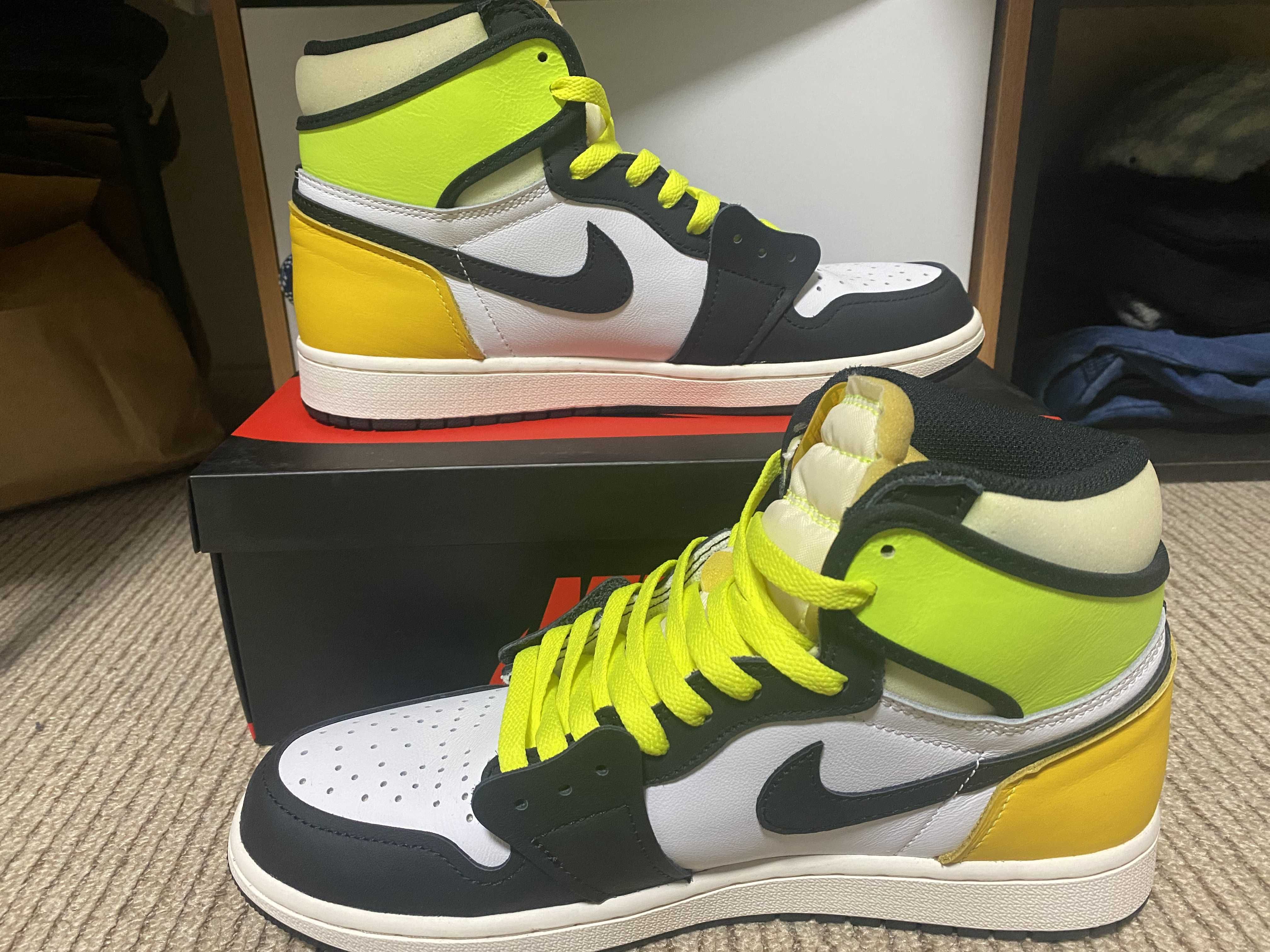 Nike Air Jordan 1 High OG "Volt Gold"