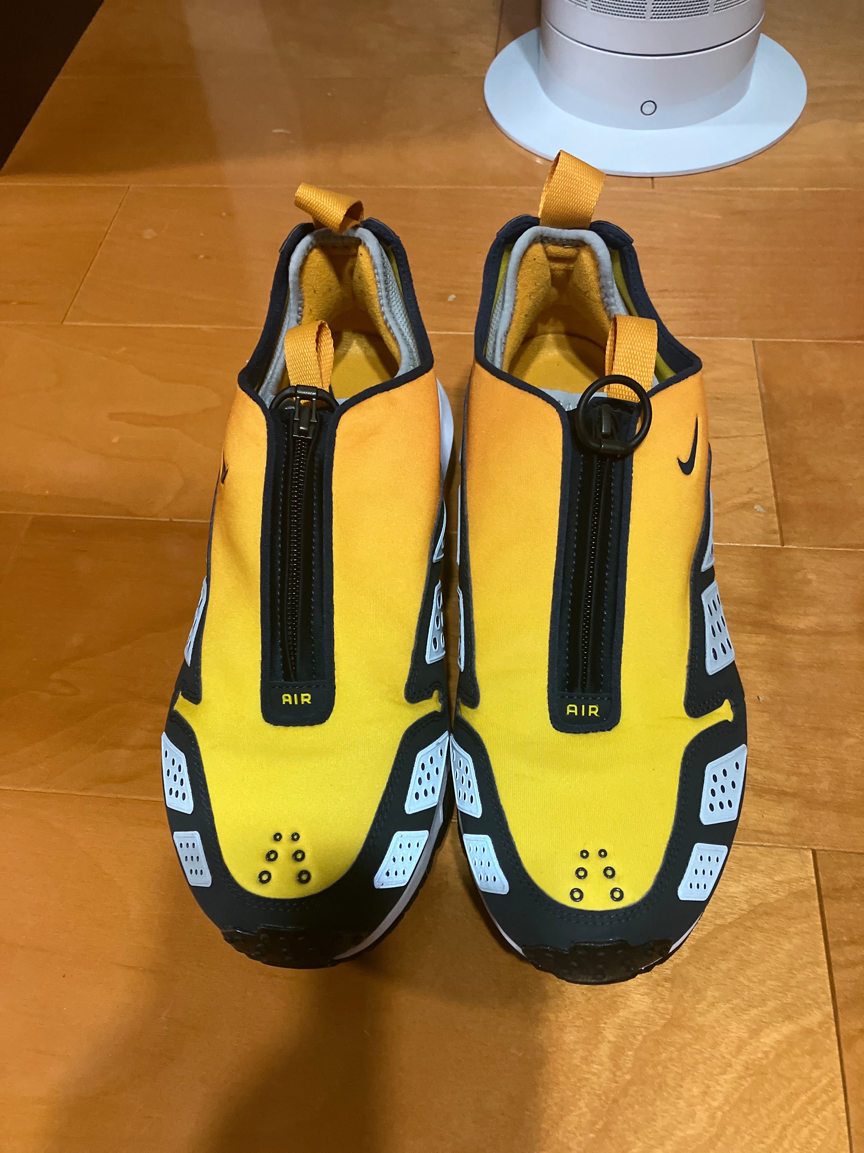 Nike Women's Air Max SNDR "Canyon Gold and Deep Ocean"