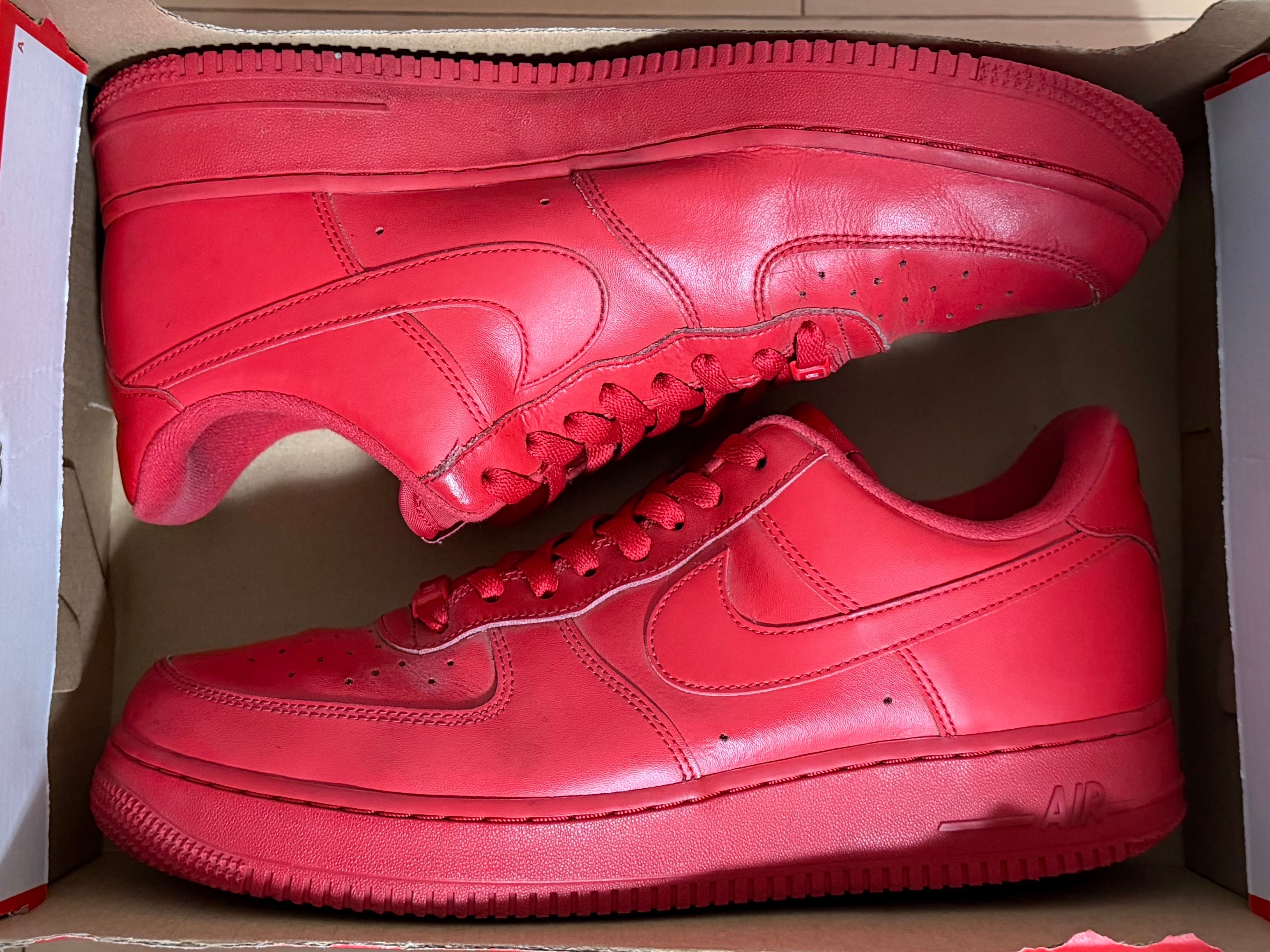 Nike Air Force 1 Low "Triple Red"