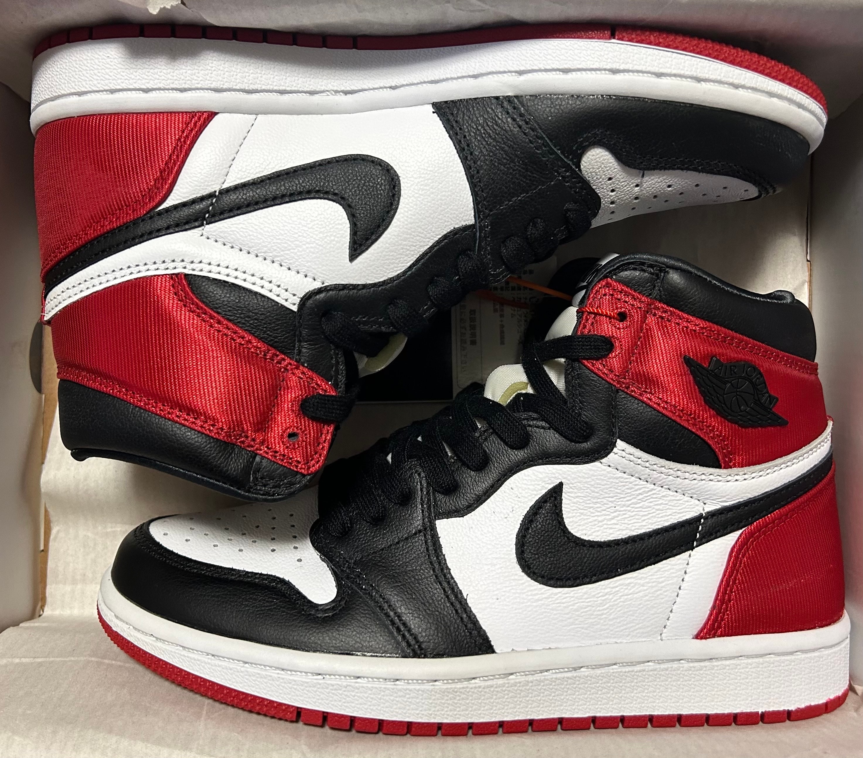 Nike Women's Air Jordan 1 Retro High "Satin Black Toe"