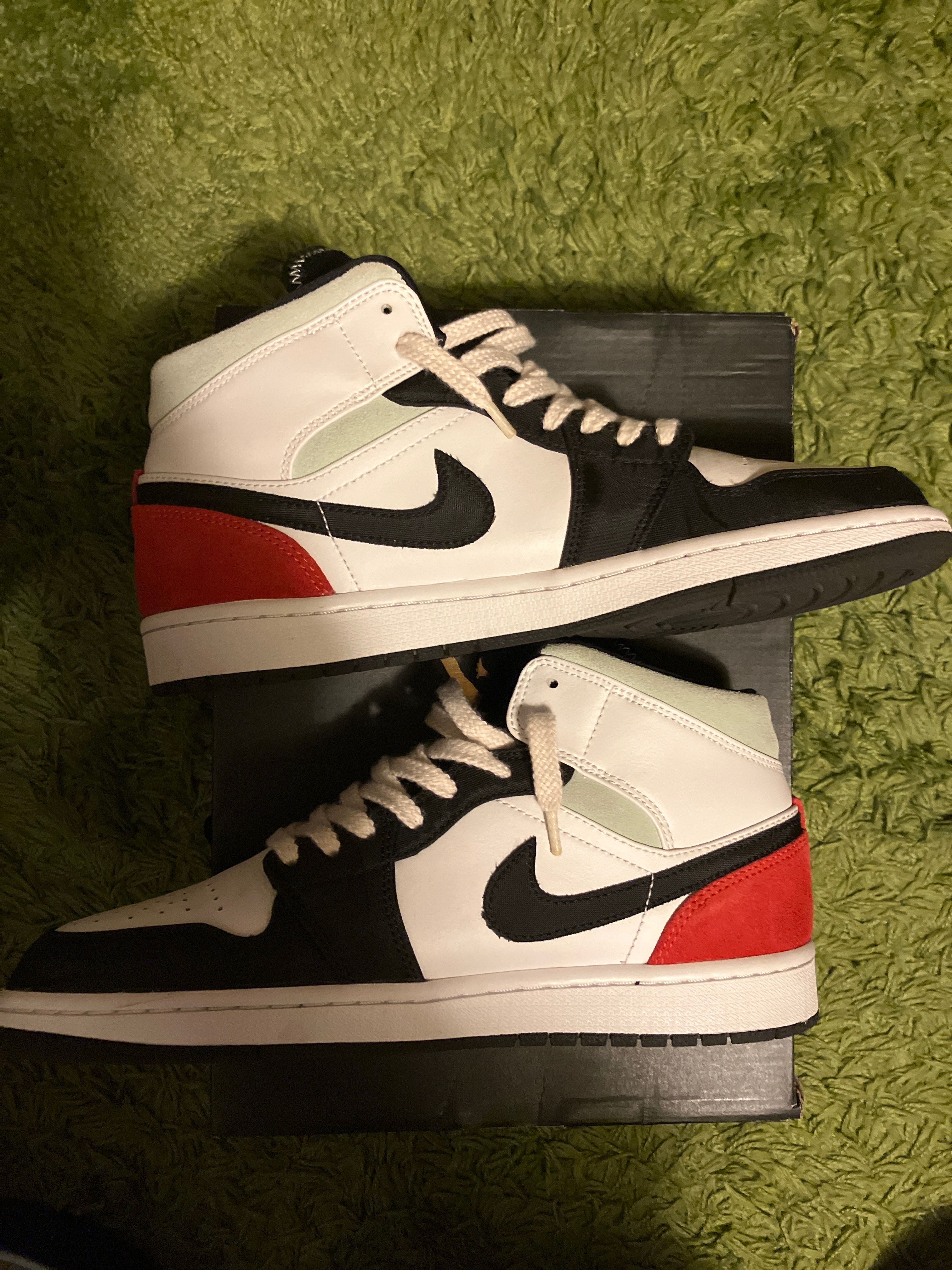 Nike Air Jordan 1 Mid SE "Black/Red/White"