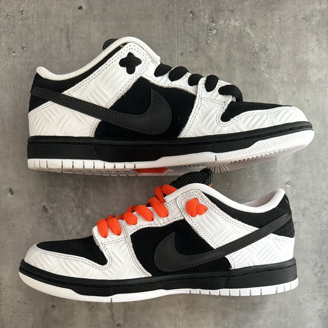 TIGHTBOOTH × Nike SB Dunk Low Pro QS "Black and White"