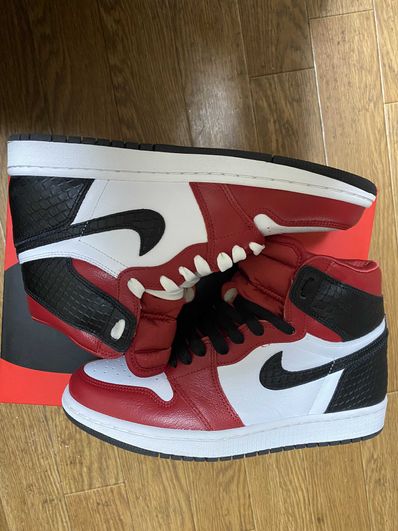 Nike Women's Air Jordan 1 High OG "Satin Red"