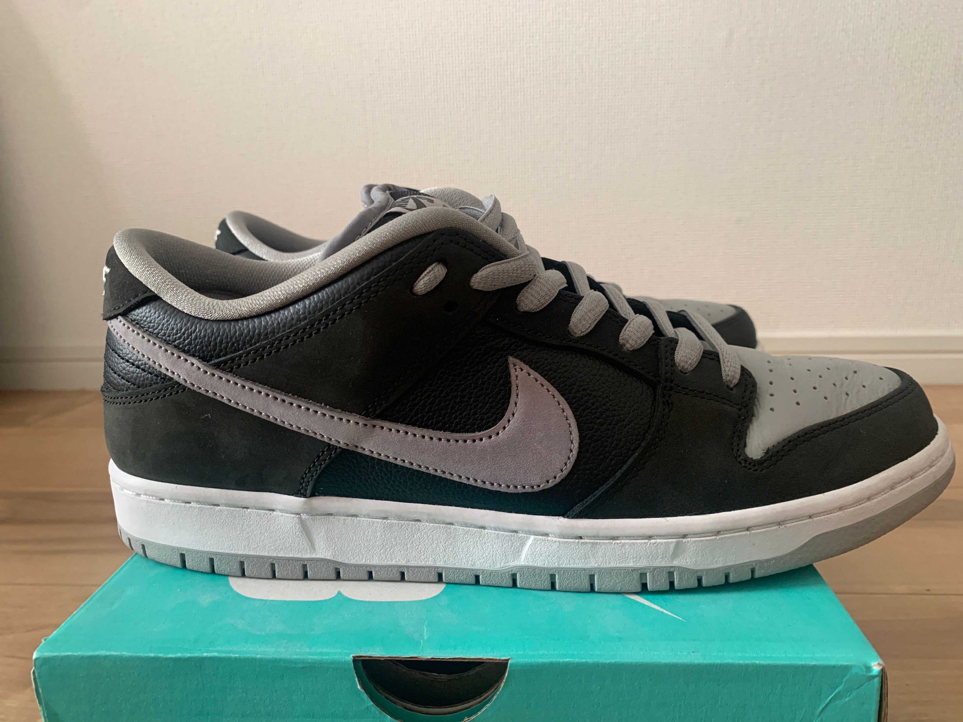 Nike SB Dunk Low "Shadow"