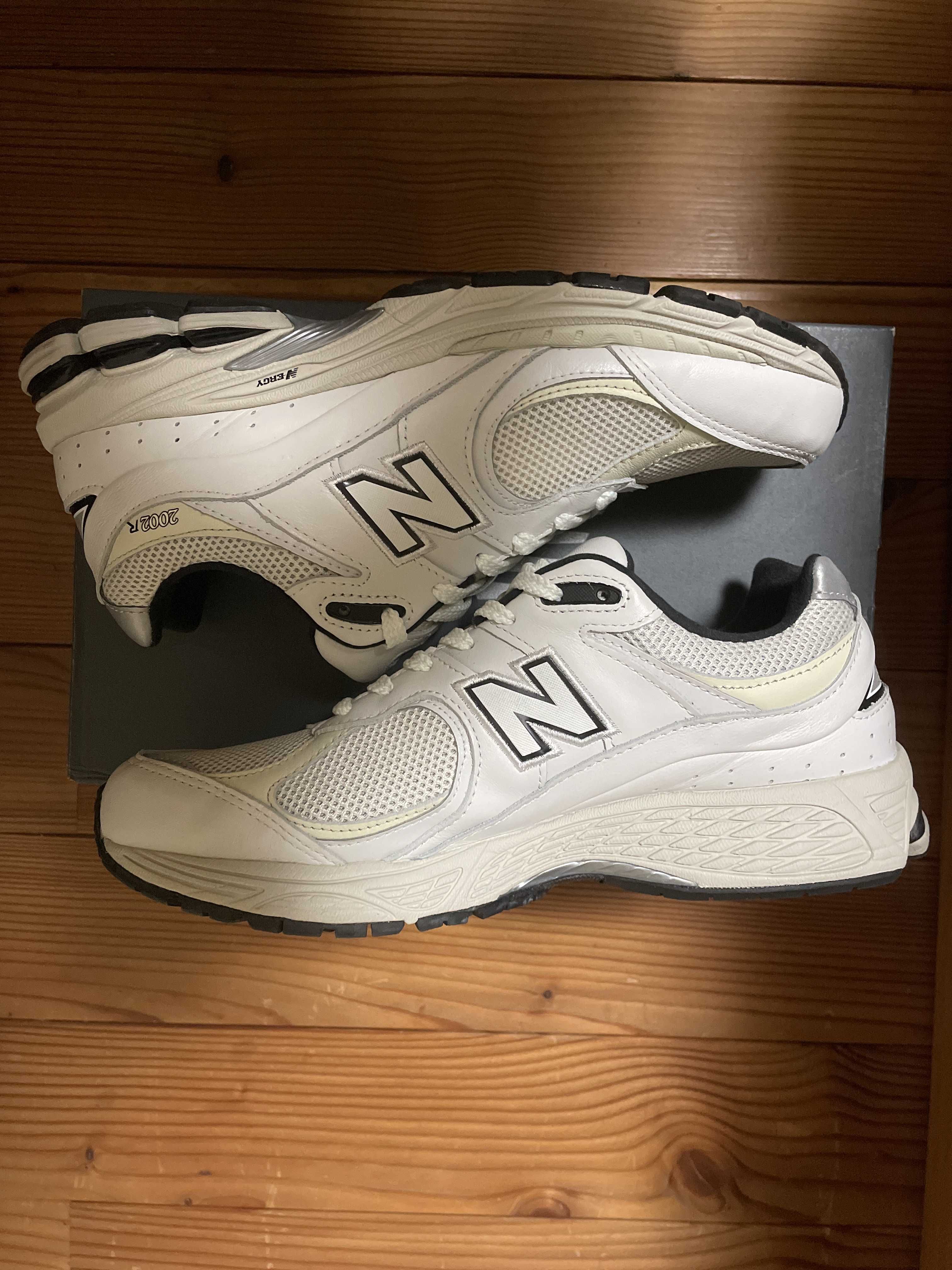 New Balance 2002R "White"