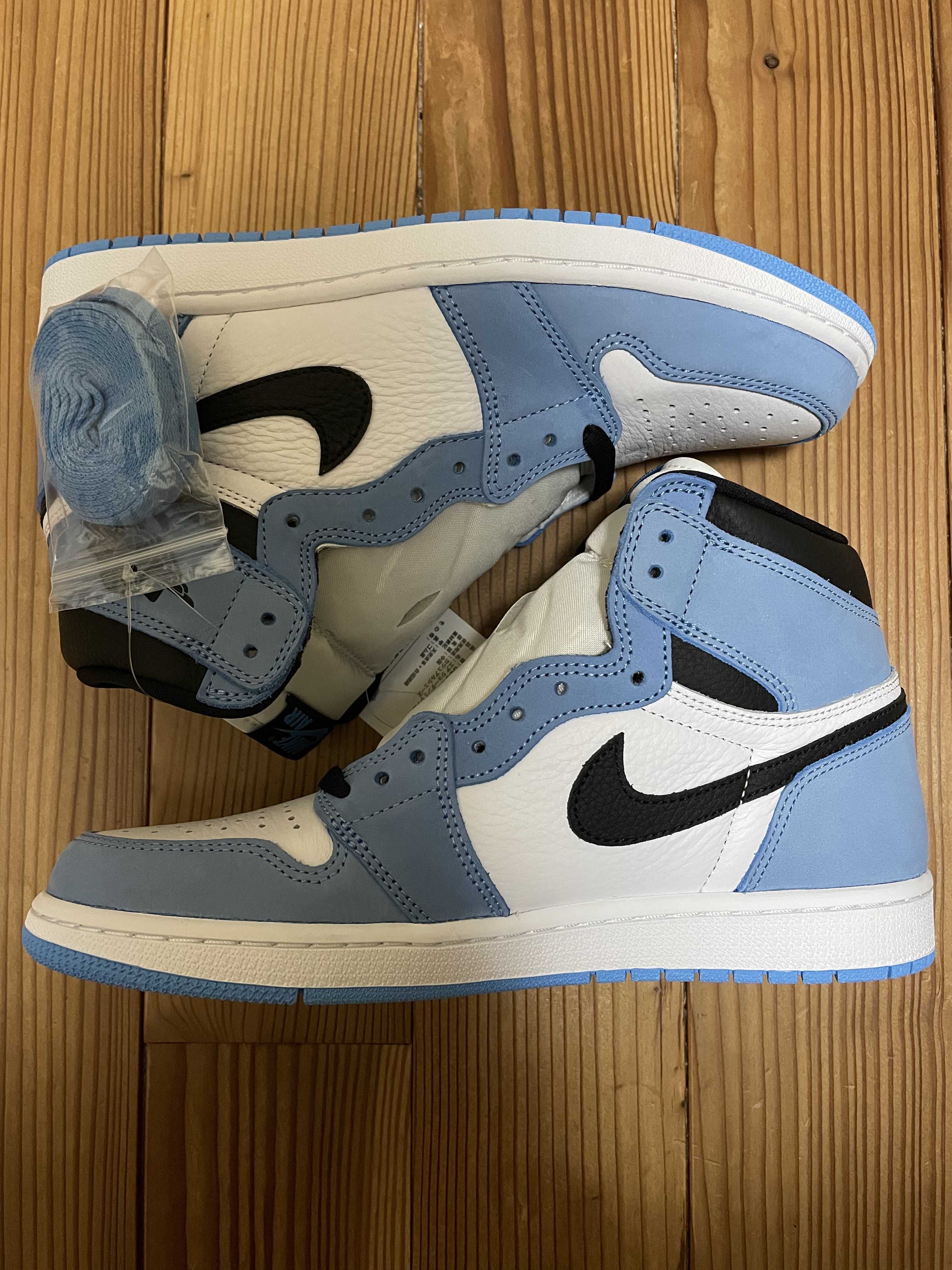 Nike Air Jordan 1 High OG "University Blue"