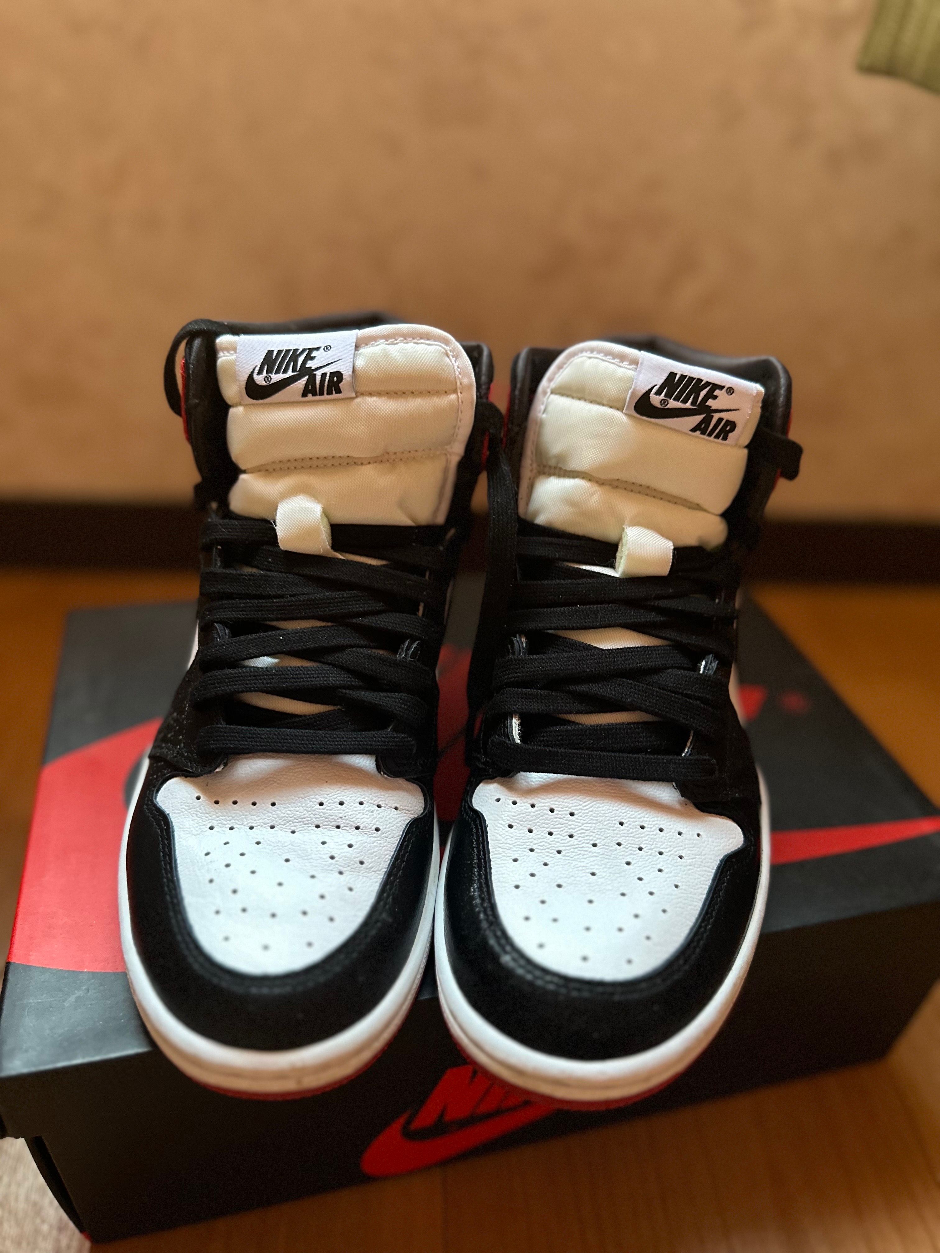 Nike Women's Air Jordan 1 Retro High "Satin Black Toe"