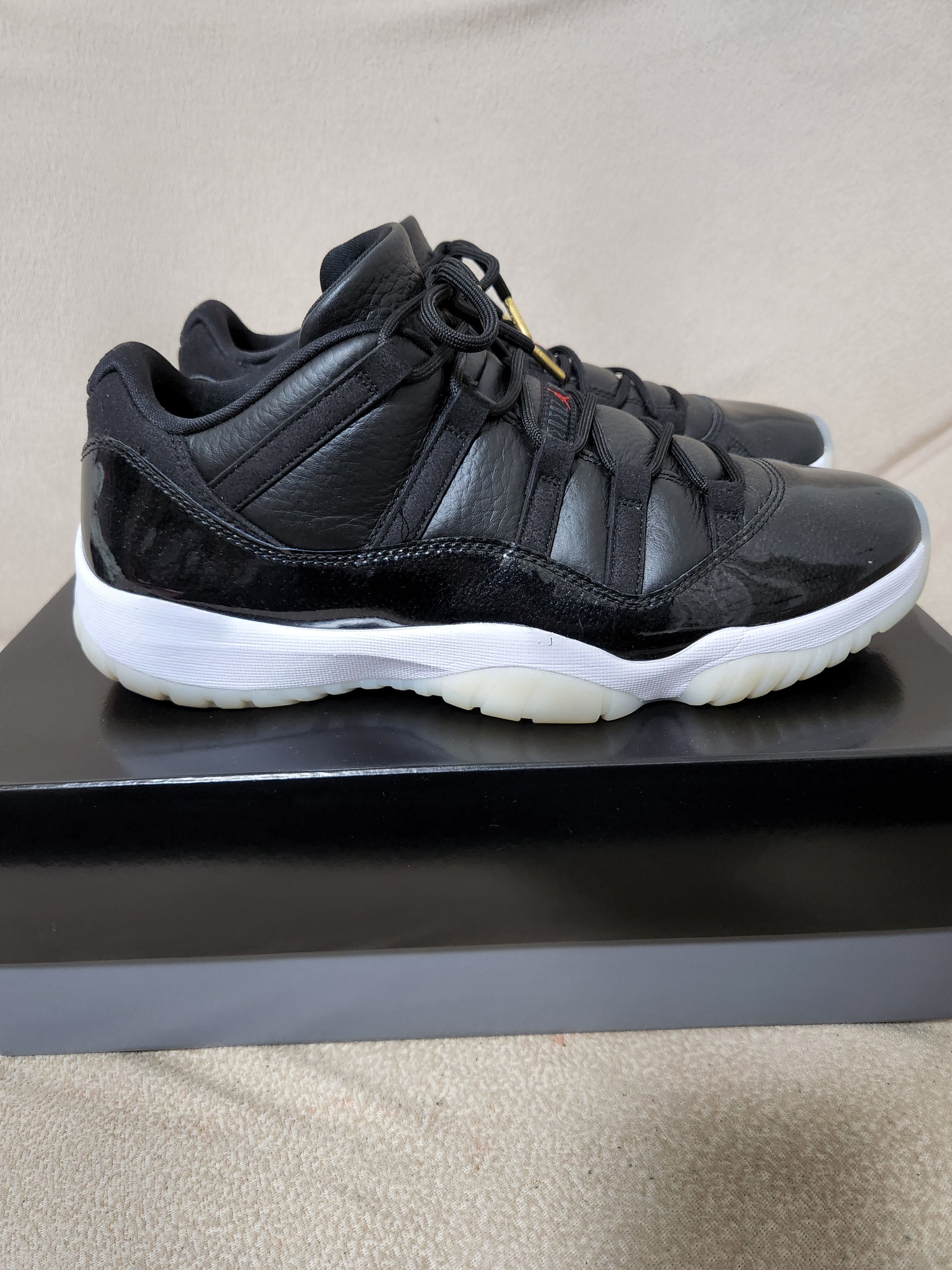 Nike Air Jordan 11 Low "72-10"