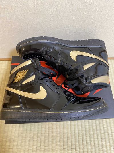 Nike Air Jordan 1 High OG "Black-Metalic Gold"
