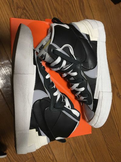 sacai × NIKE BLAZER MID "BLACK/WOLF GREY/WHITE"