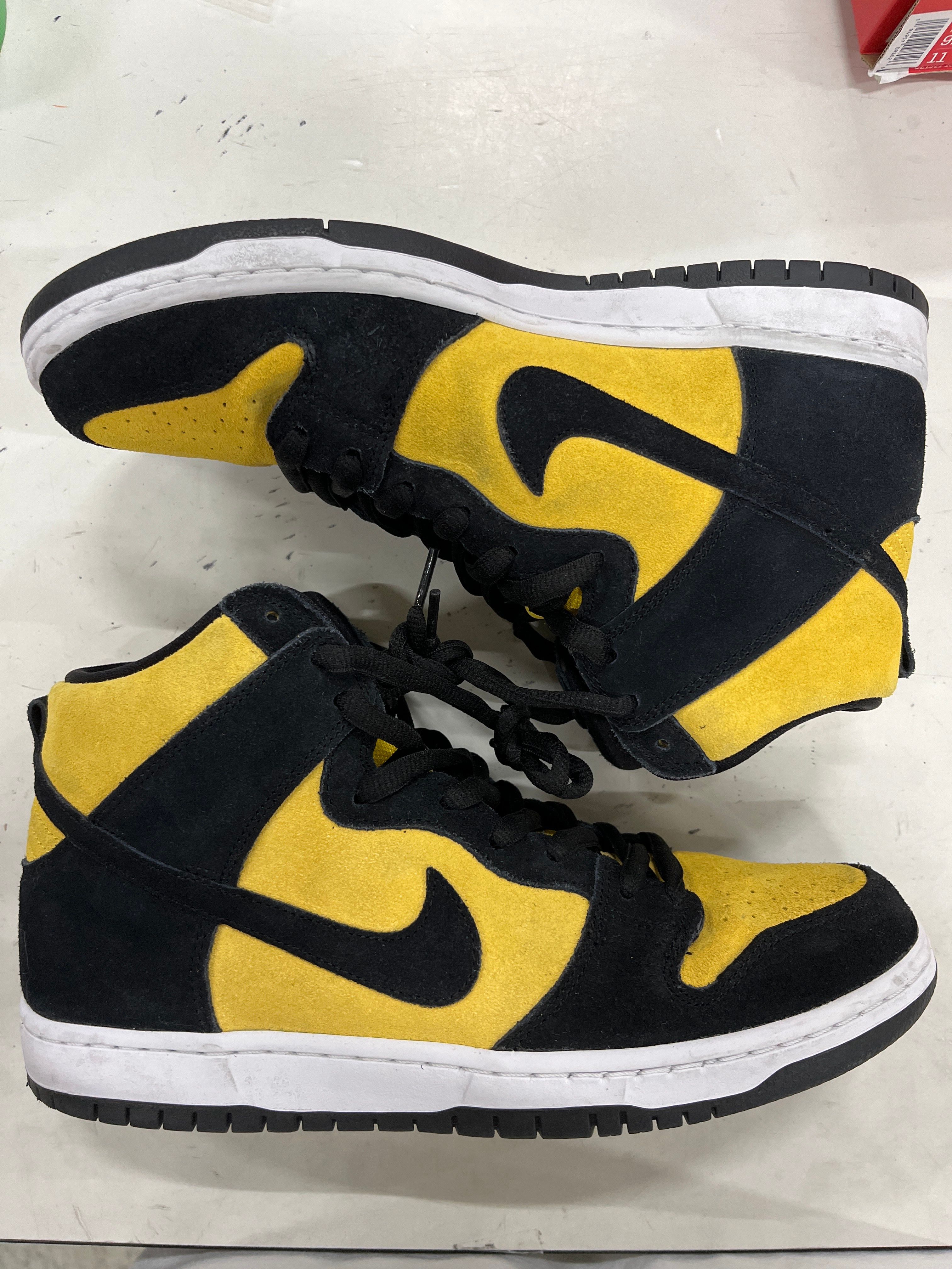 NIKE SB DUNK HIGH "MAIZE AND BLACK"