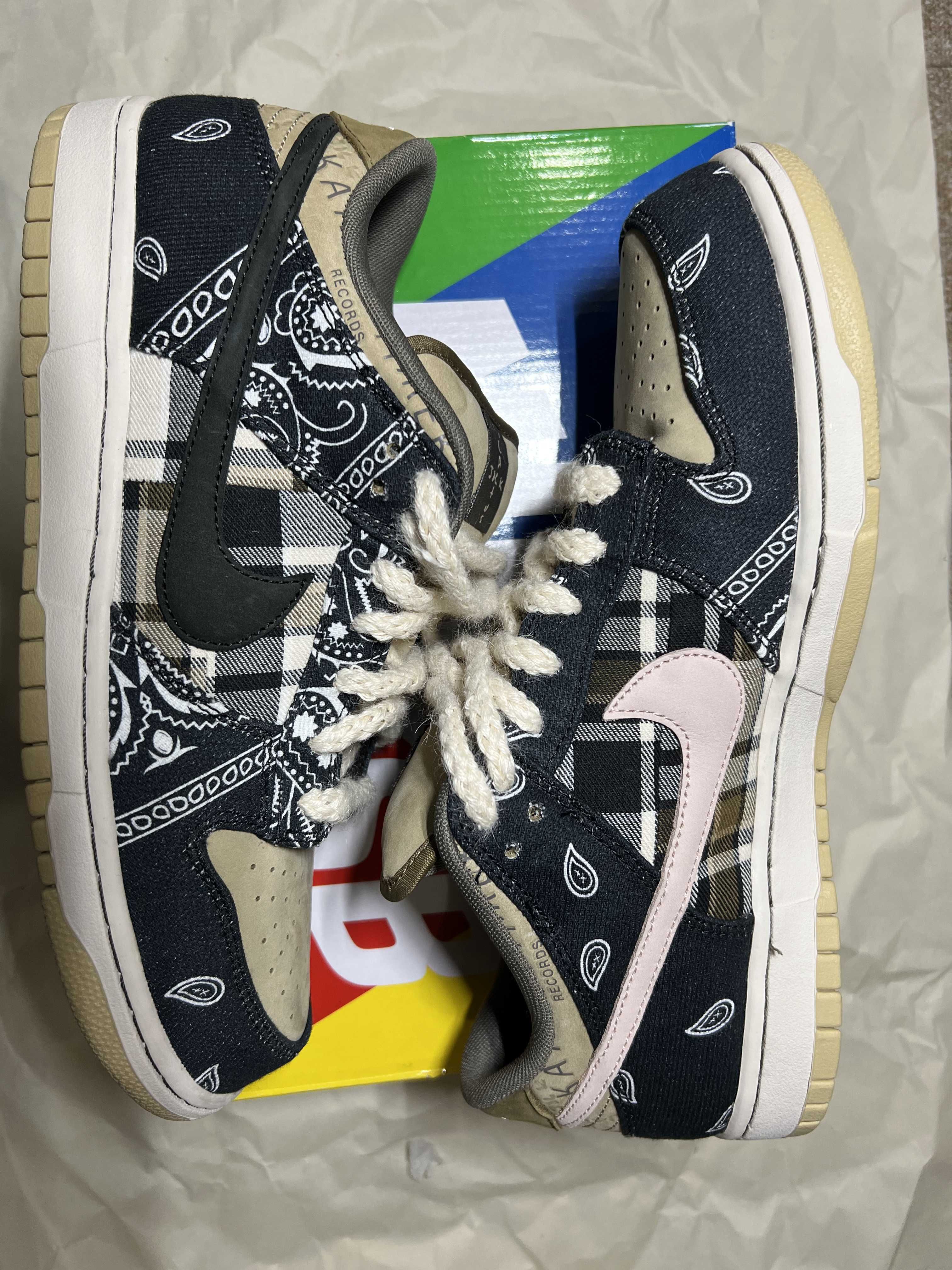 Travis Scott × Nike SB Dunk Low "Black/Parachute Beige"