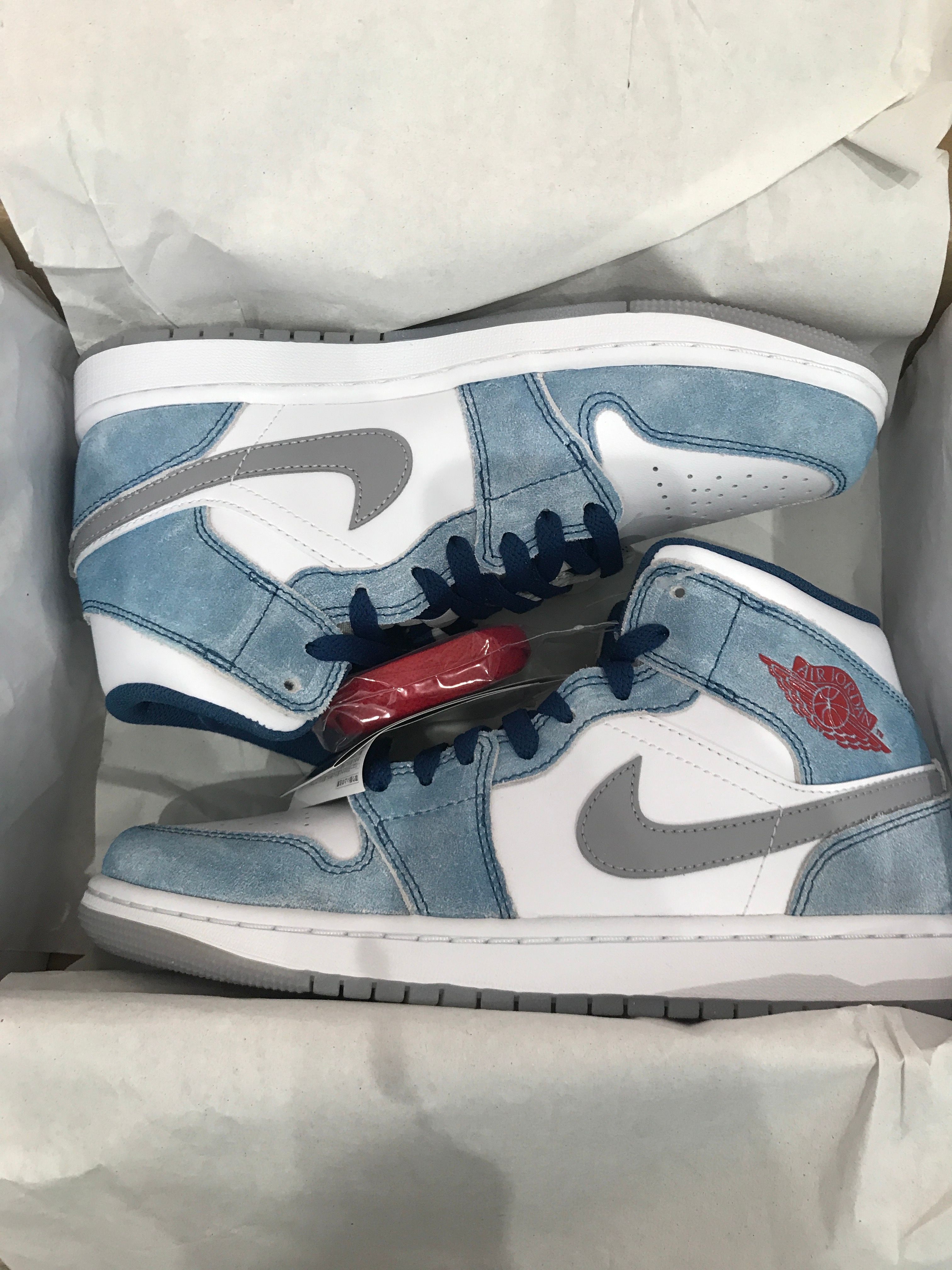 Nike Air Jordan 1 Mid SE "White/Hyper Royal/Red"