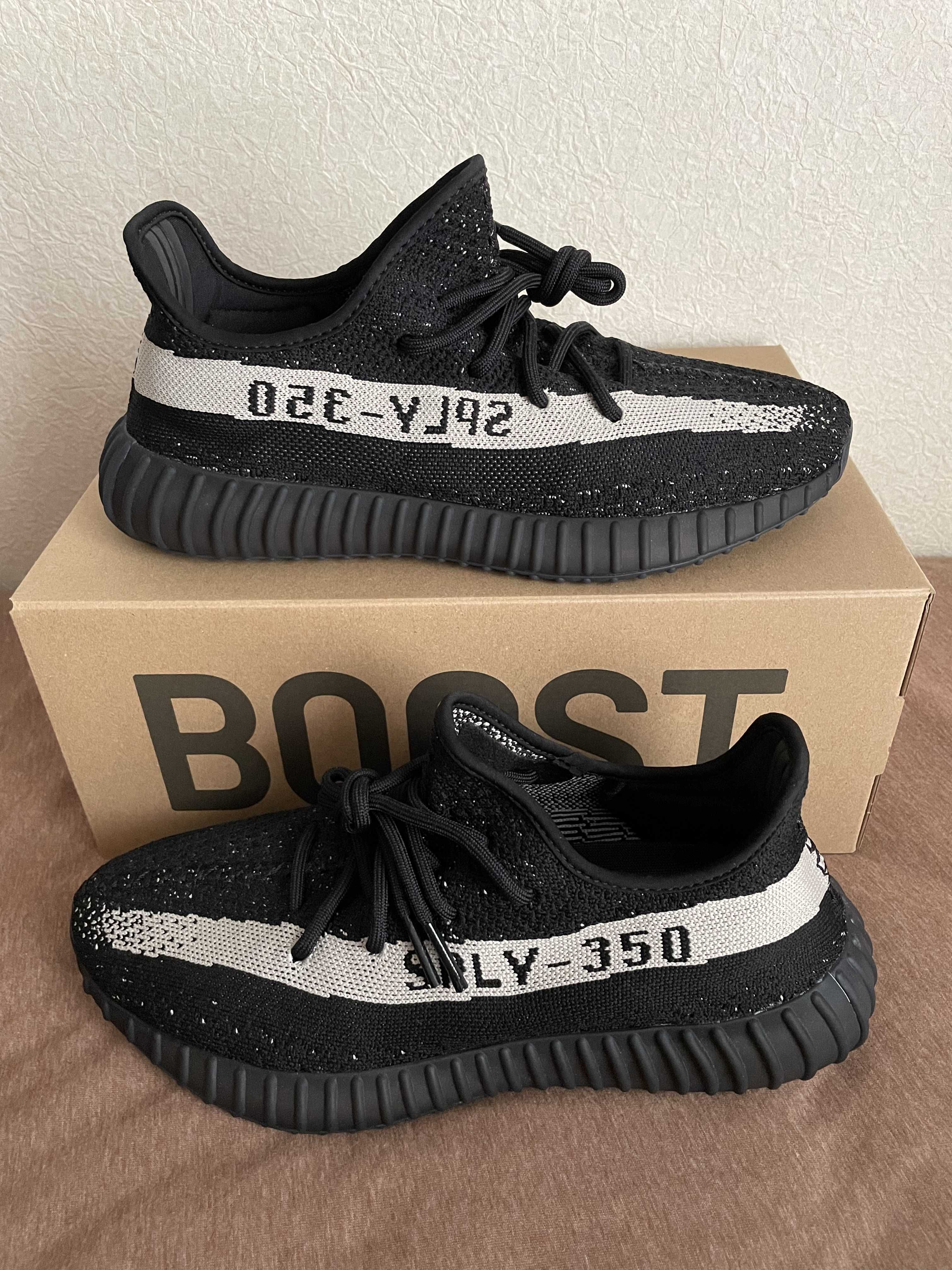 adidas YEEZY Boost 350 V2 "Oreo"