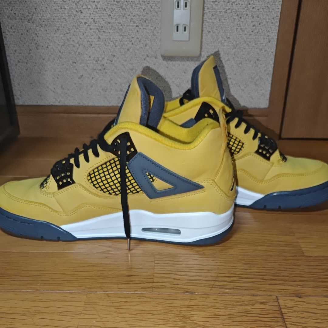 Nike Air Jordan 4 "Tour Yellow"