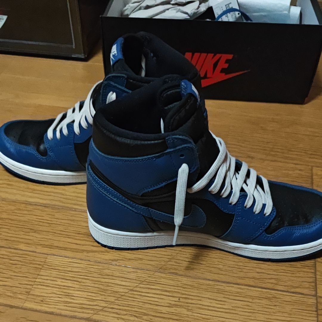 Nike Air Jordan 1 Retro High OG "Dark Marina Blue"