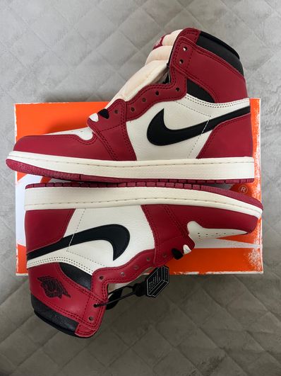 Nike Air Jordan 1 High OG "Lost & Found/Chicago"