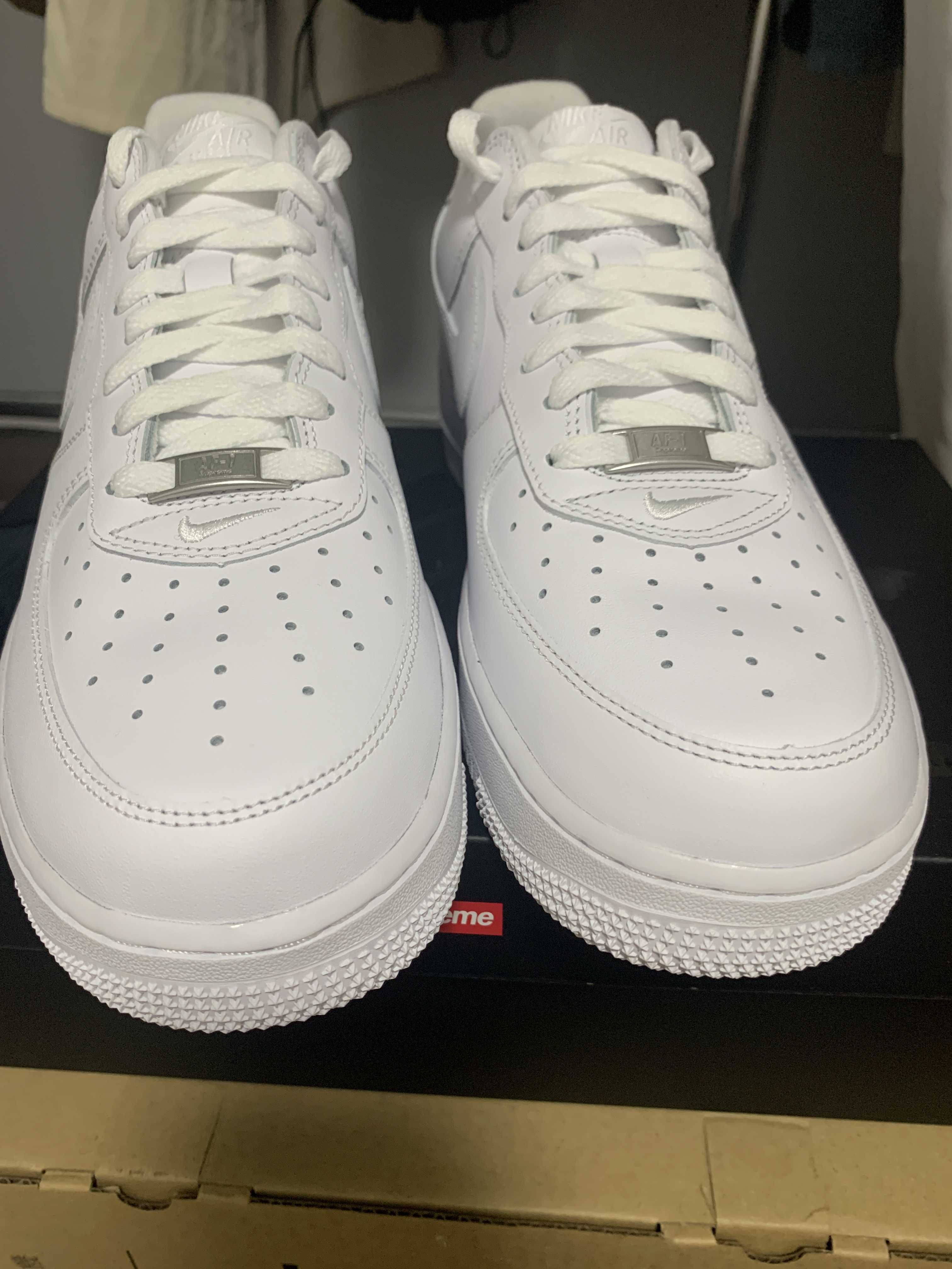 Supreme × Nike Air Force 1 Low "White"