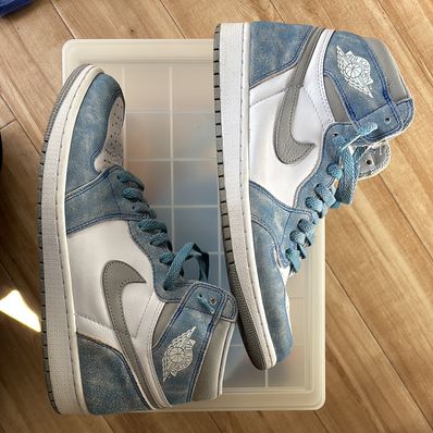 Nike Air Jordan 1 High OG "Hyper Royal"