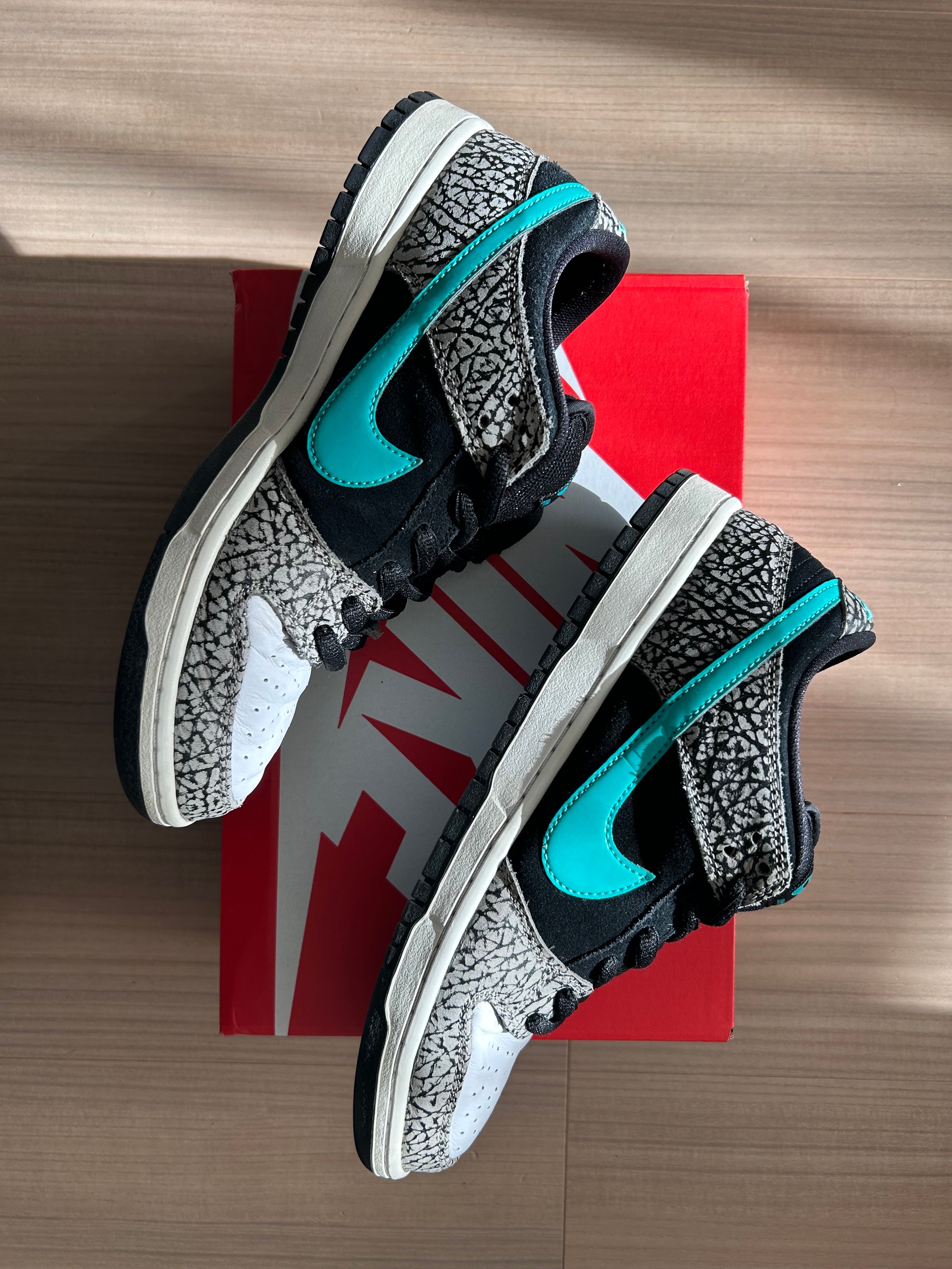 Nike SB Dunk Low "Elephant/Safari"