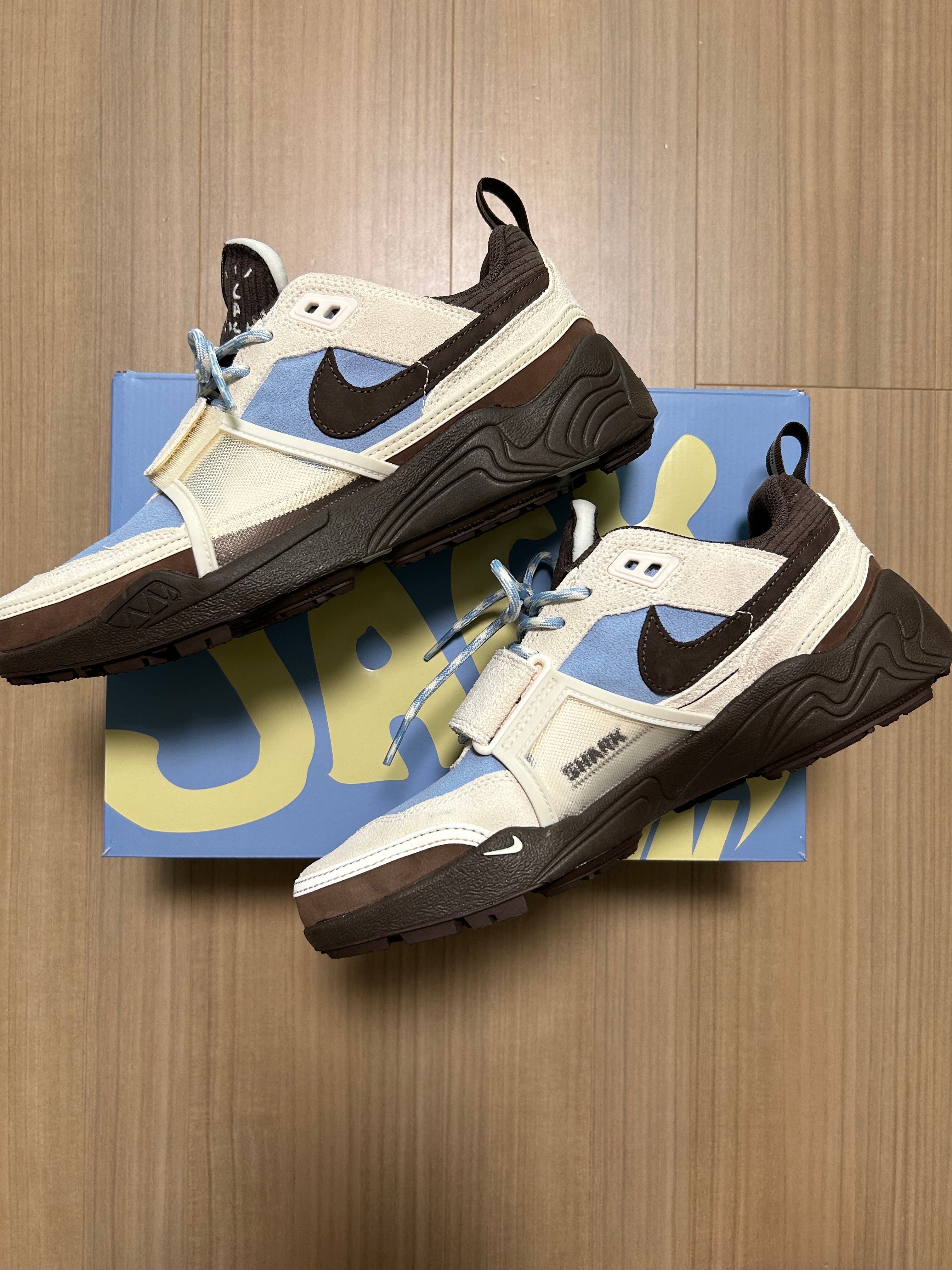 Travis Scott × Nike Zoom Field Jaxx "Pale Ivory and Leche Blue"