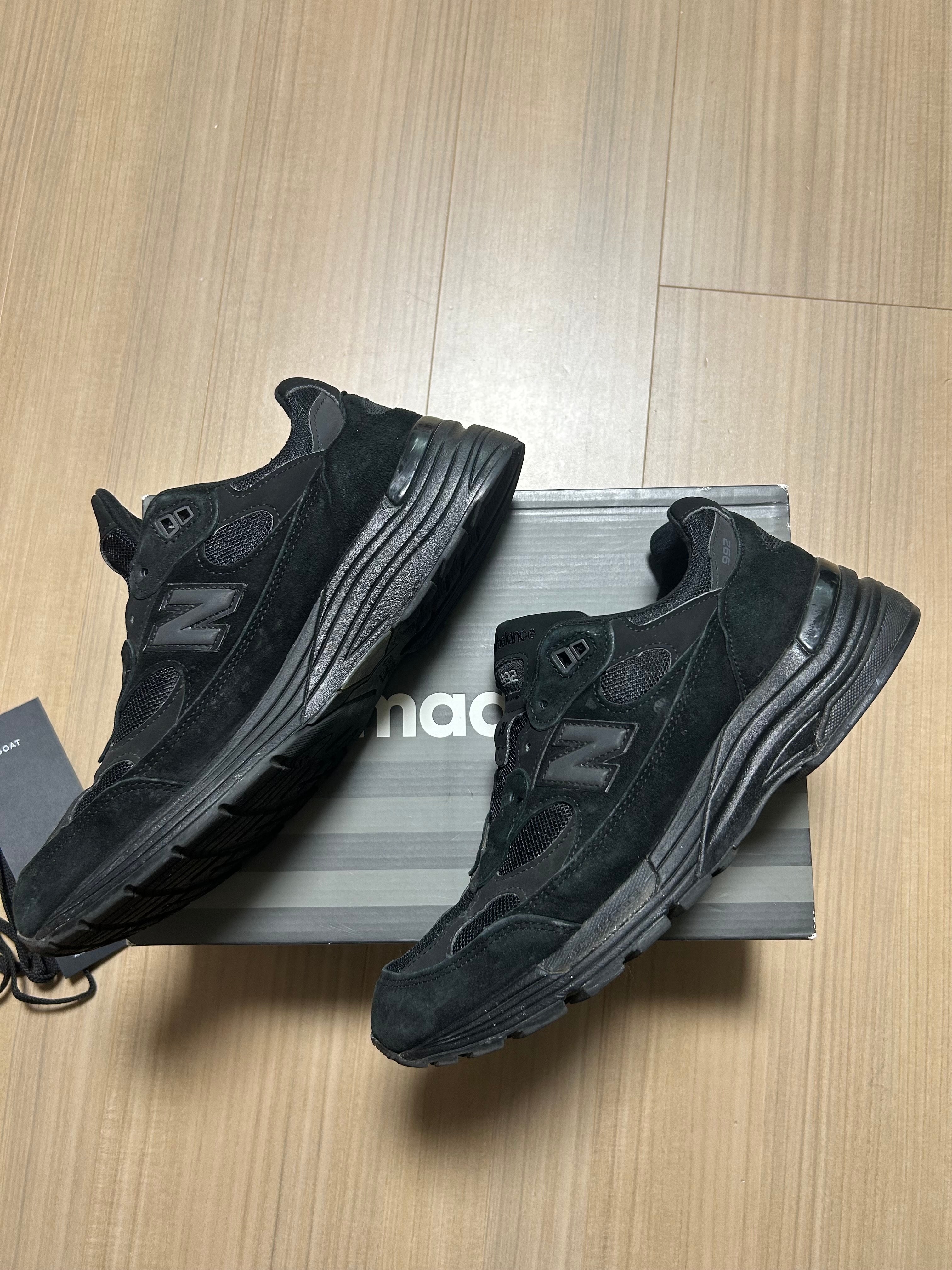 ニューバランス 992 "トリプルブラック" (2025)