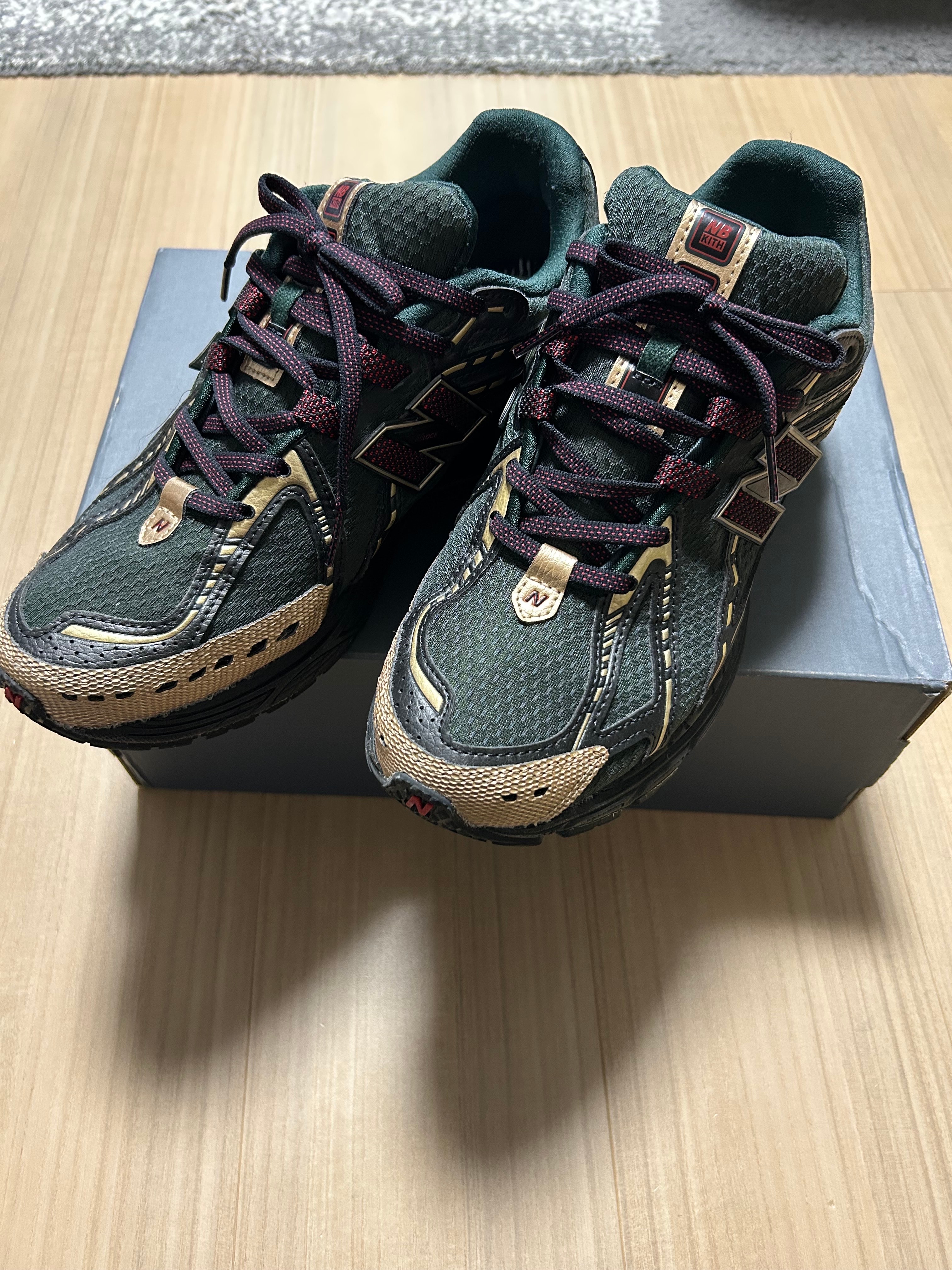 キス × ニューバランス 1906R "ブラック/グリーン" M1906RKS