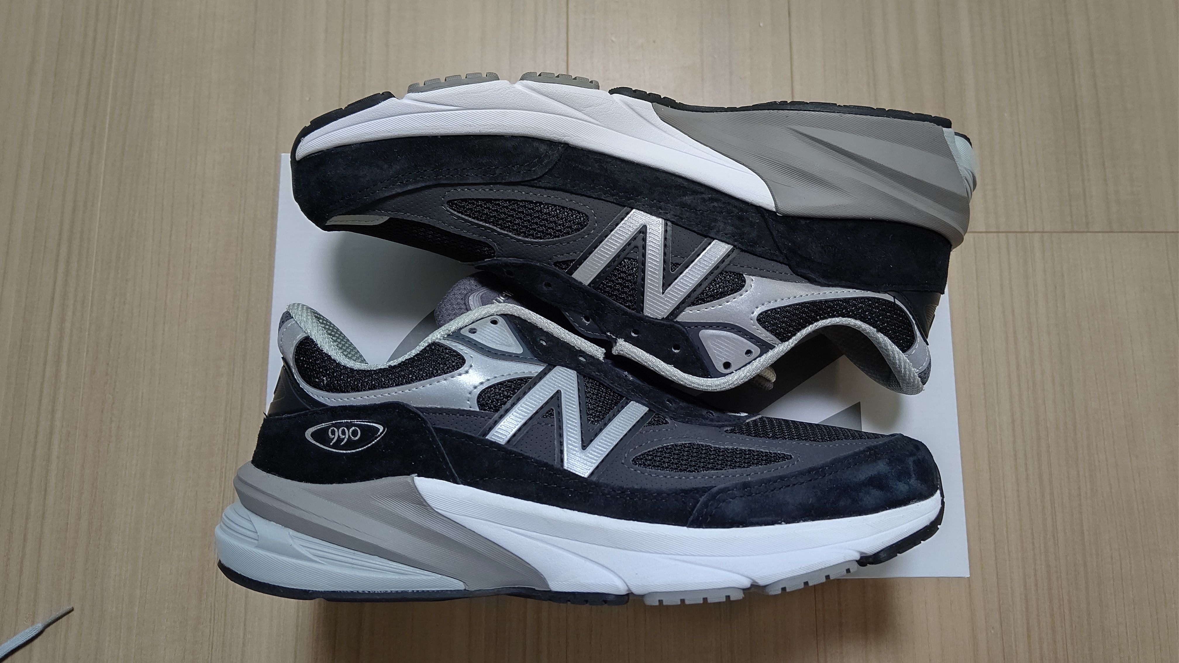 New Balance 990V6 "Black" (Heel NB Logo)