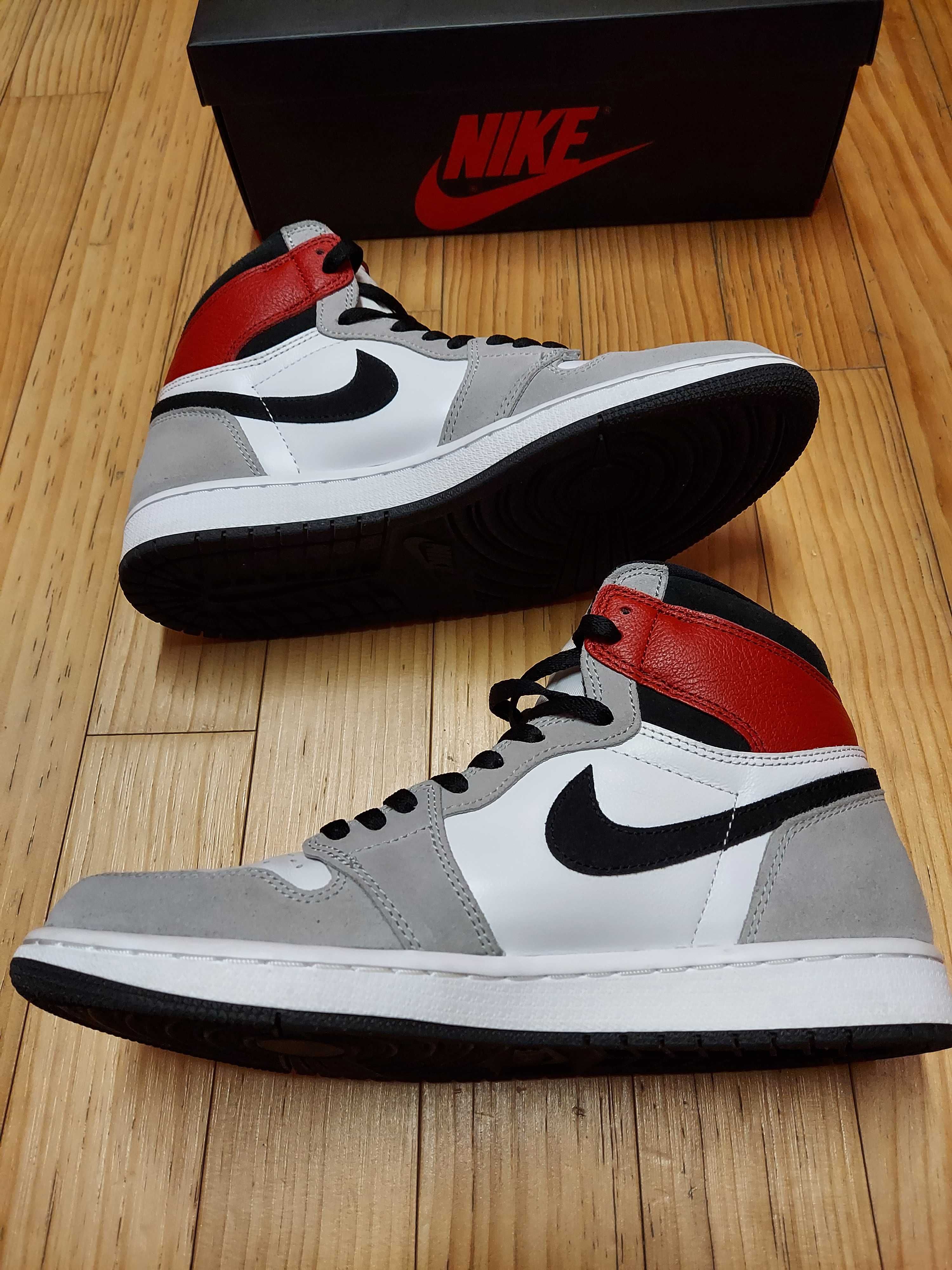 Nike Air Jordan 1 High OG "White/Black/Light Smoke Grey"