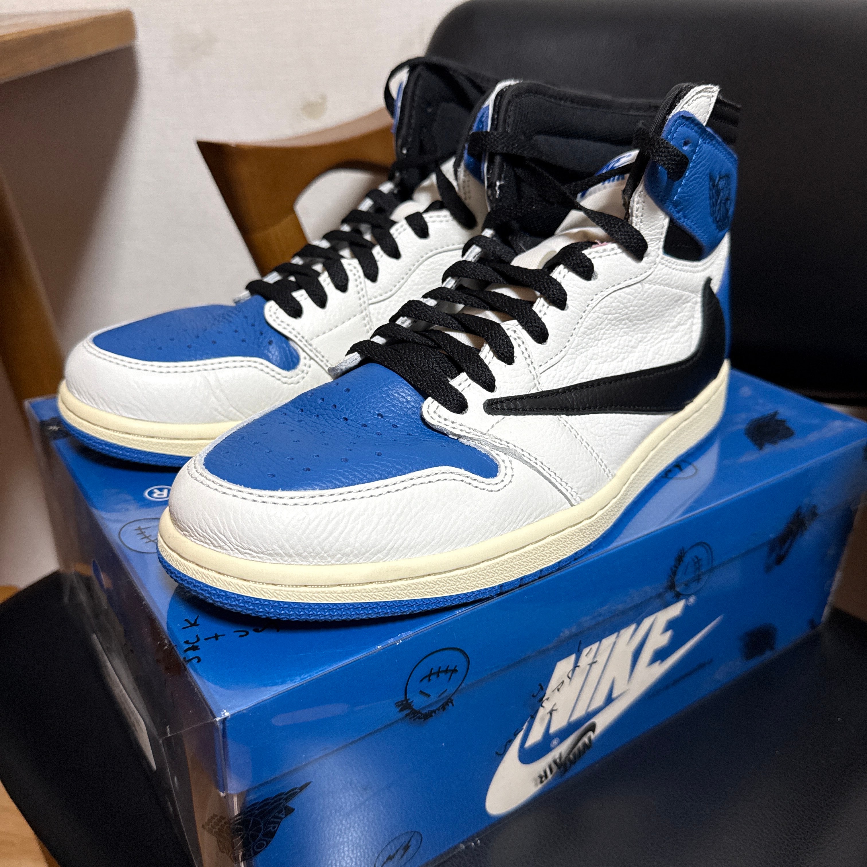 トラヴィススコット × フラグメントデザイン × ナイキ エアジョーダン1